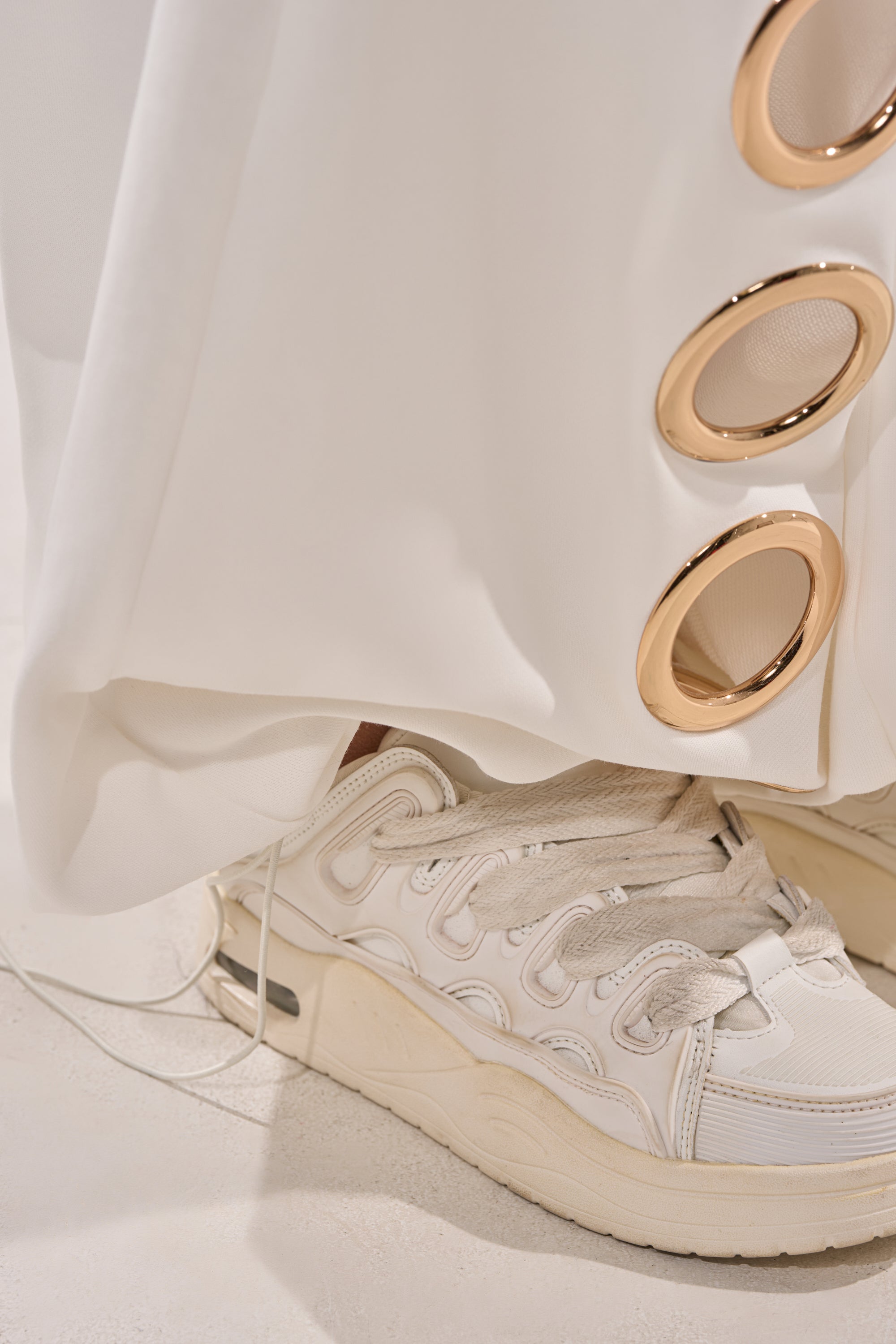 THROUGH THE NIGHT WIDE LEG SWEATPANT WITH HOLES IN WHITE