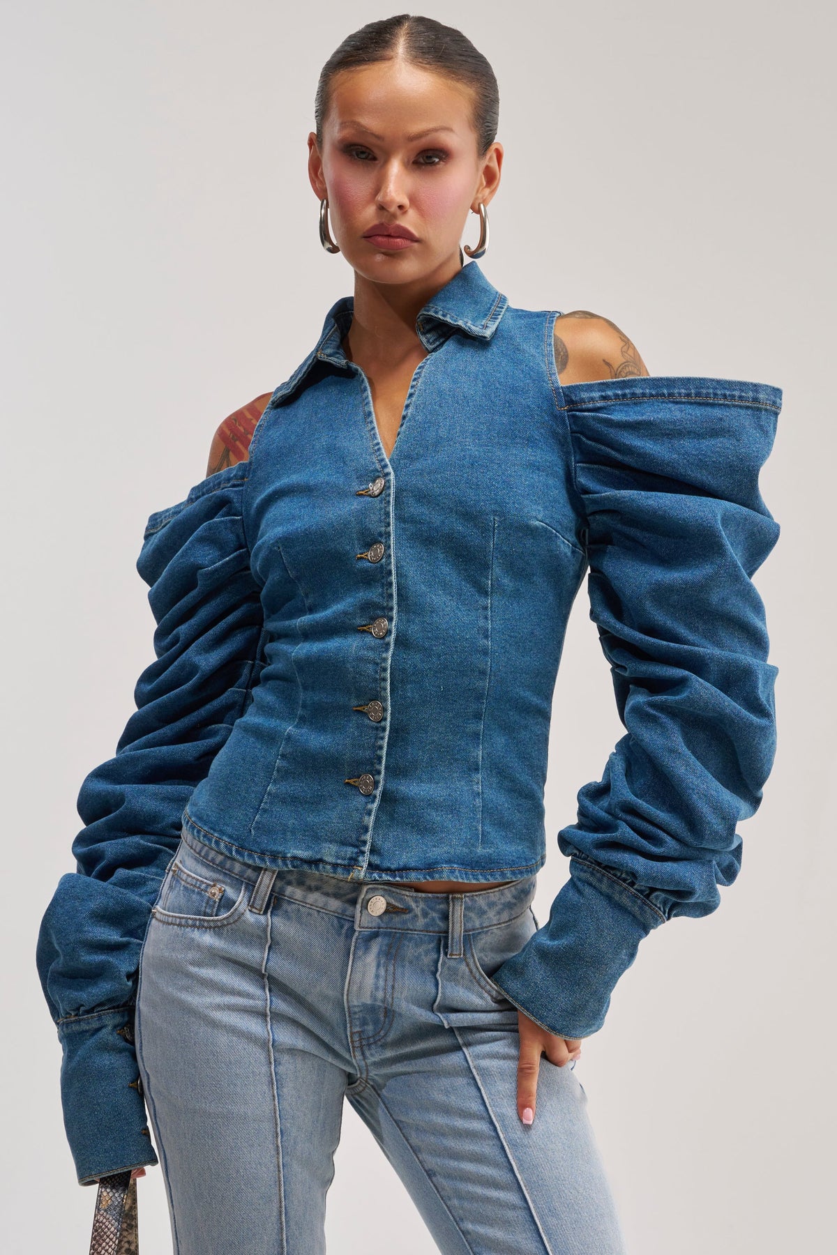 OFF-DUTY HEIRESS DENIM BUTTON DOWN