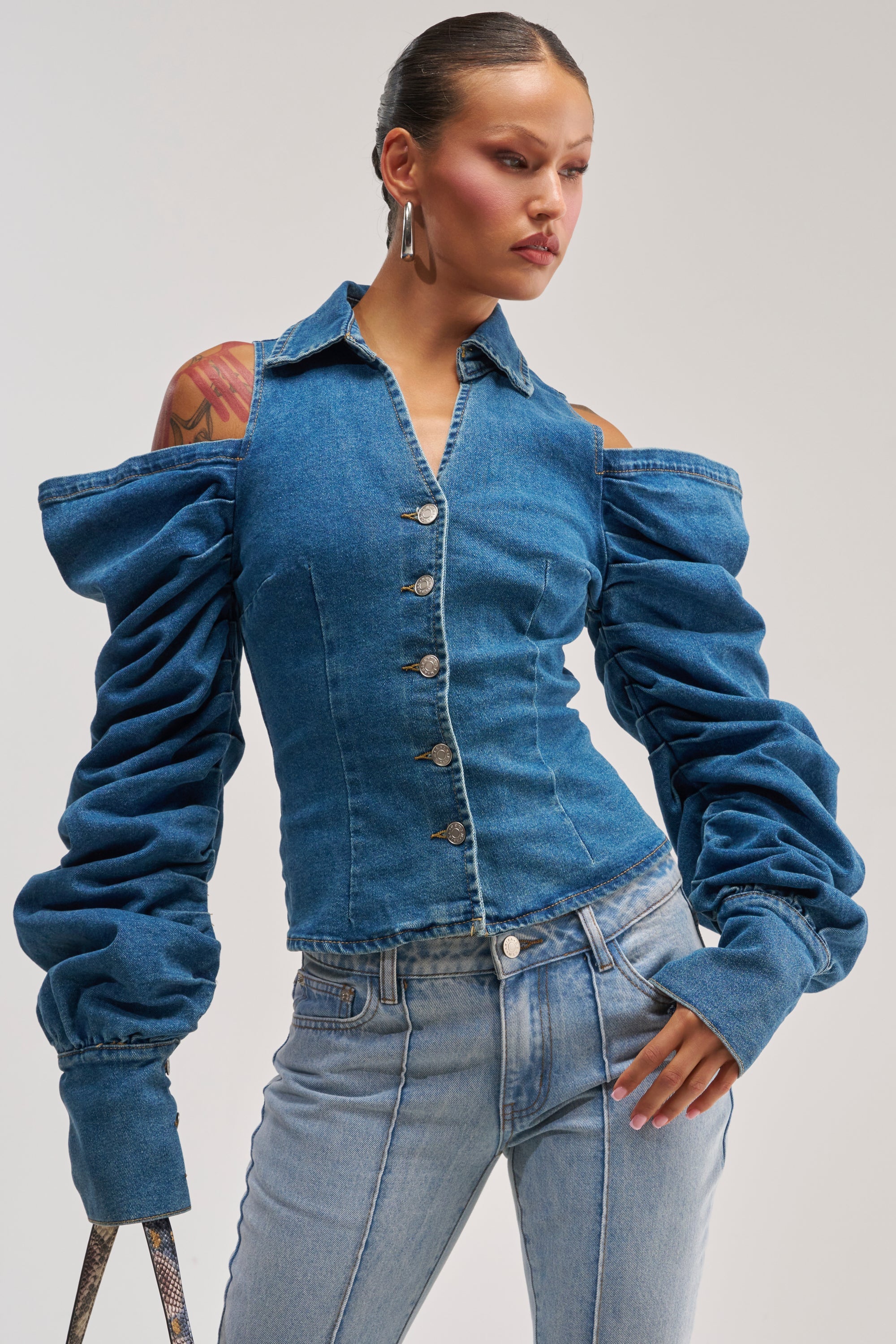 OFF-DUTY HEIRESS DENIM BUTTON DOWN