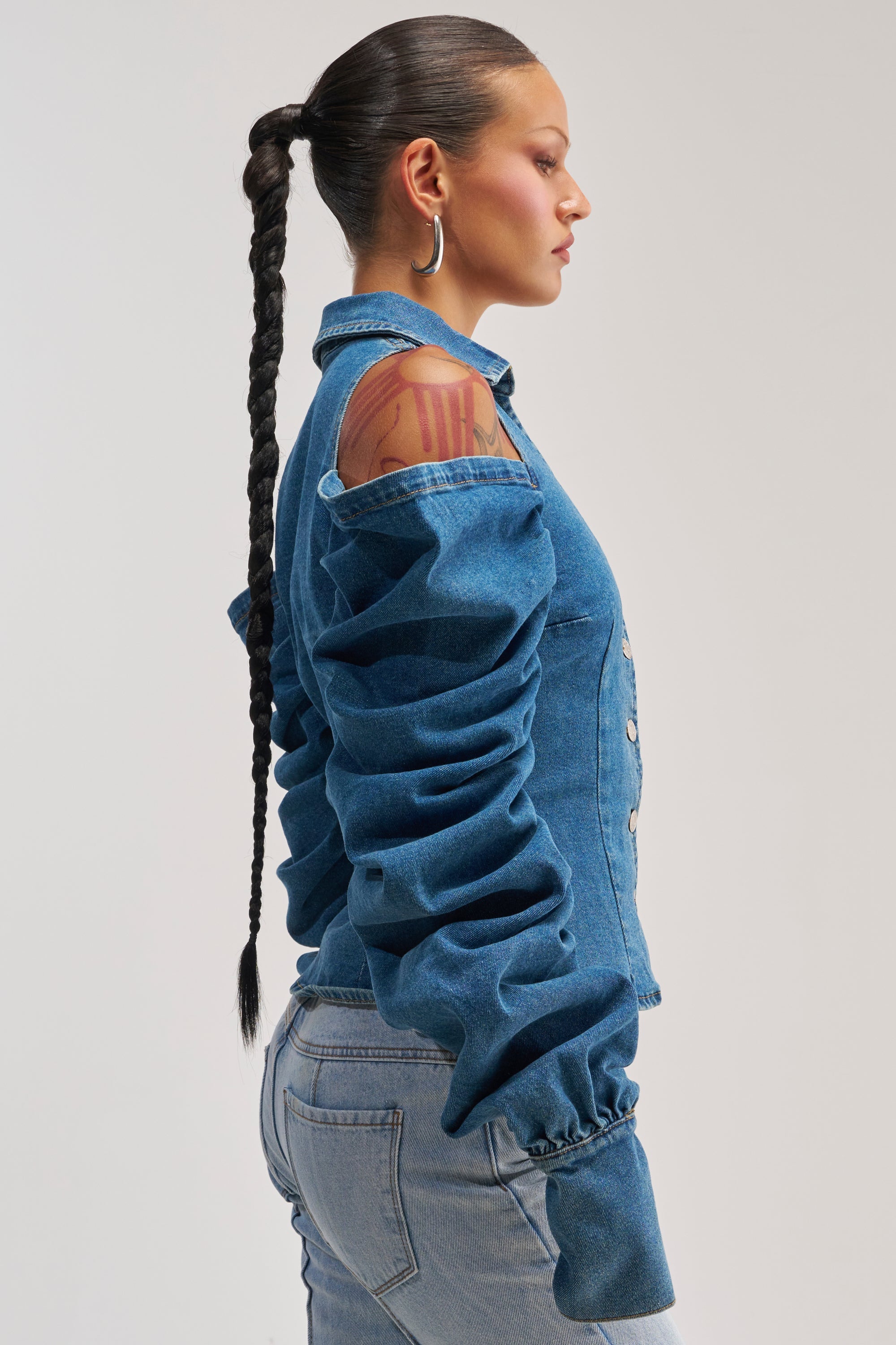 OFF-DUTY HEIRESS DENIM BUTTON DOWN