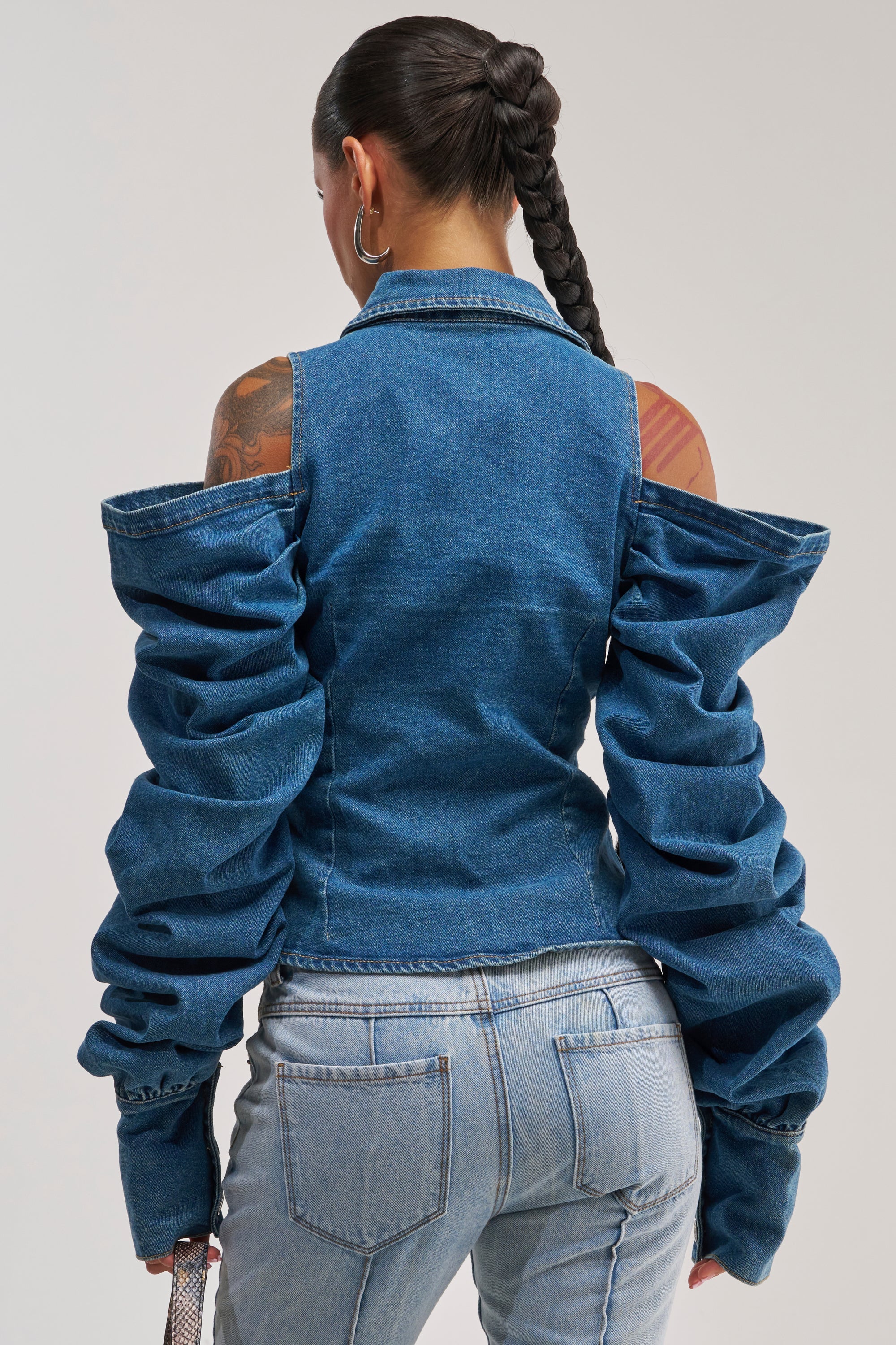 OFF-DUTY HEIRESS DENIM BUTTON DOWN