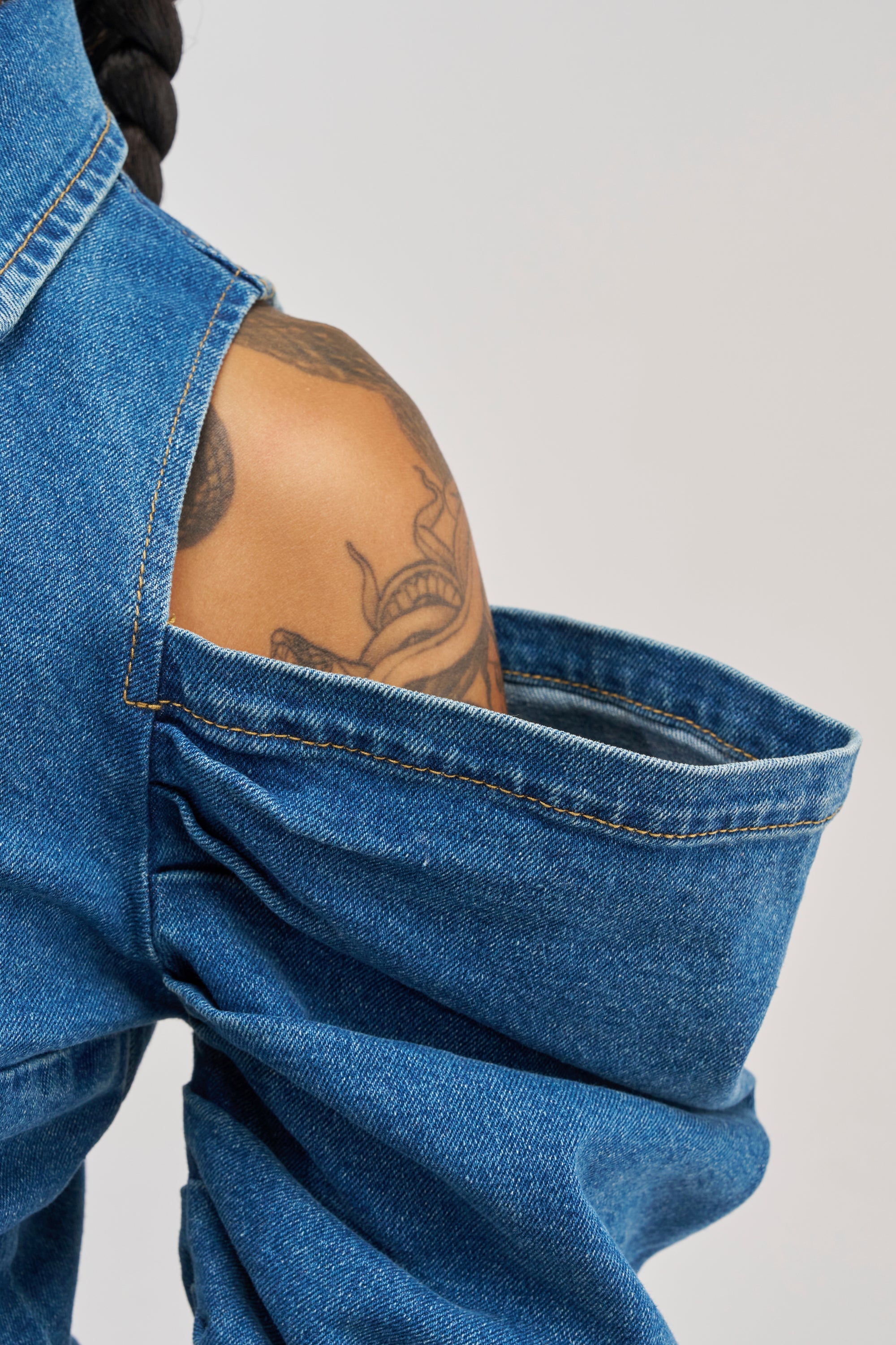 OFF-DUTY HEIRESS DENIM BUTTON DOWN