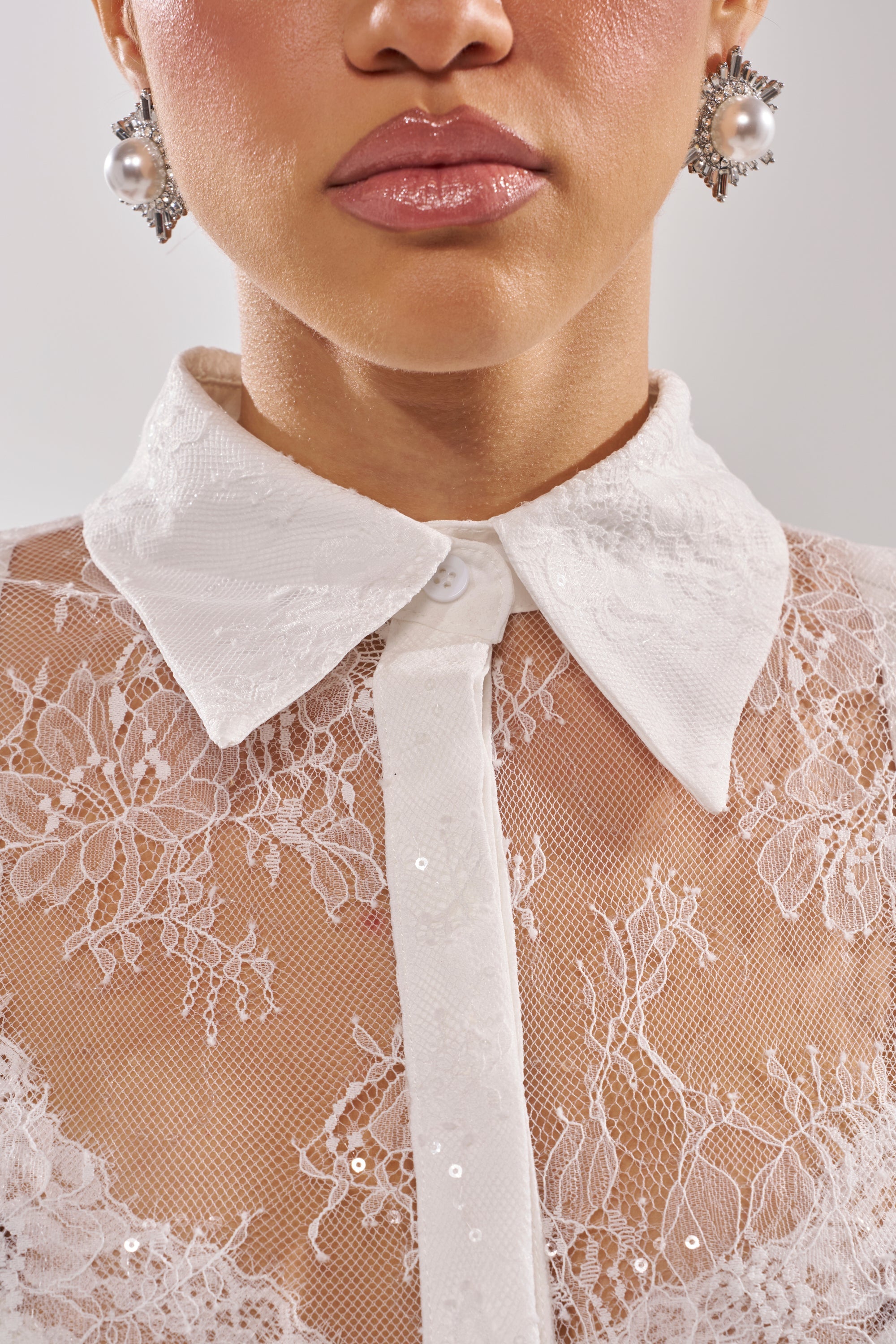 LADY LOVER LACE BUTTON DOWN