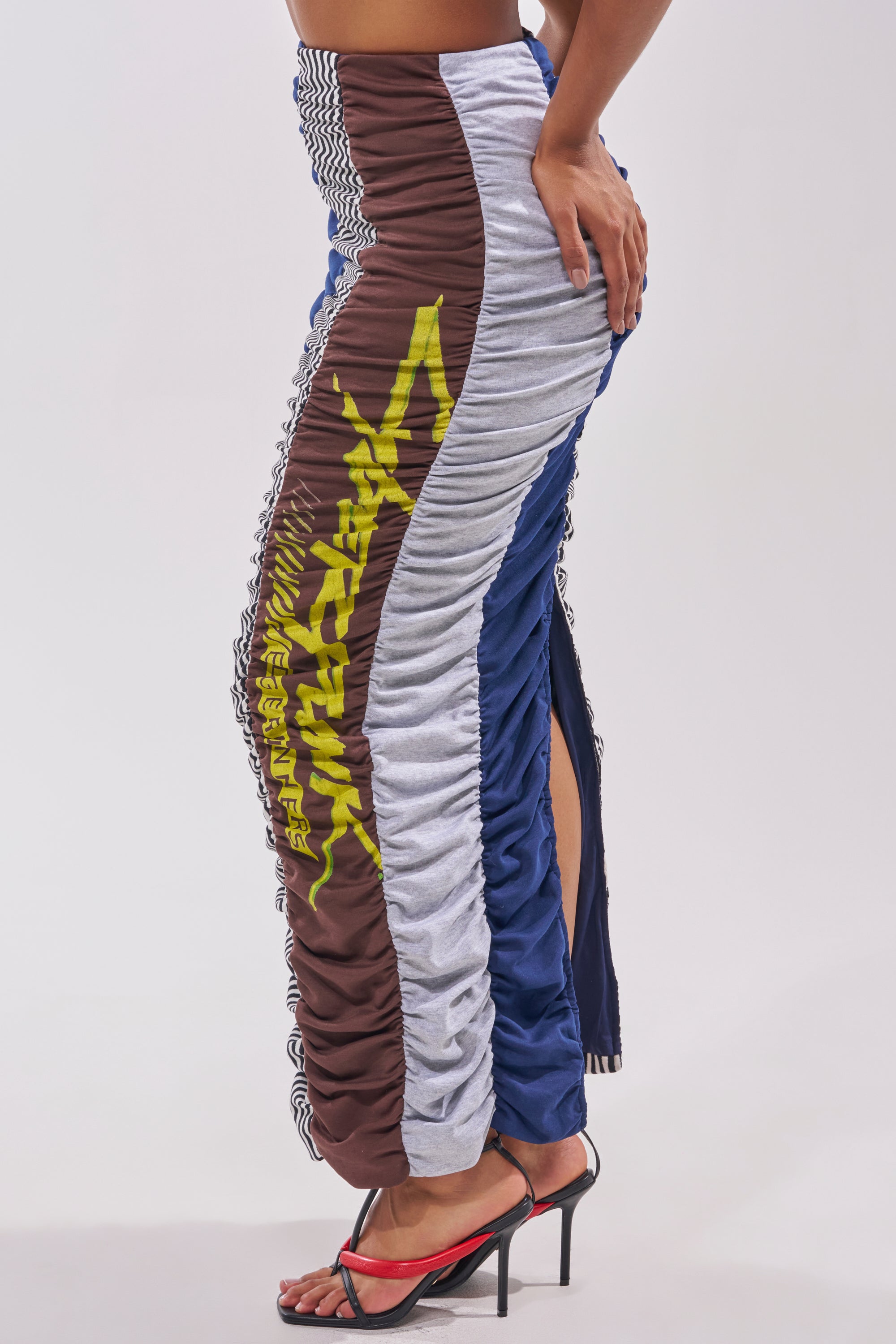 THAT GIRL GRAPHIC TEE MAXI SKIRT