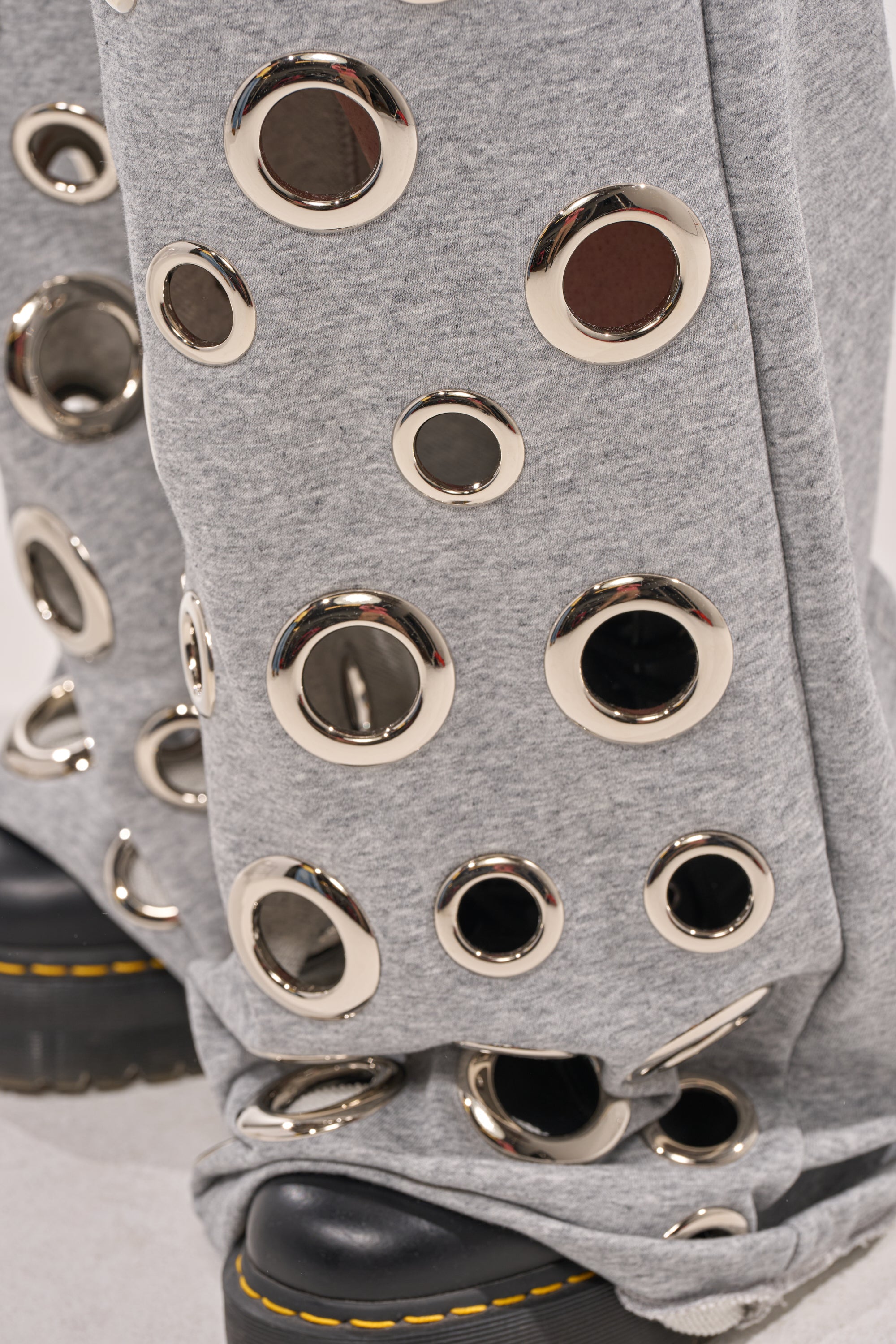 CHECK IT OUT GROMMET JOGGER