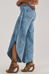 FEEL THE AIR RELAXED DENIM WITH SIDE OPENING