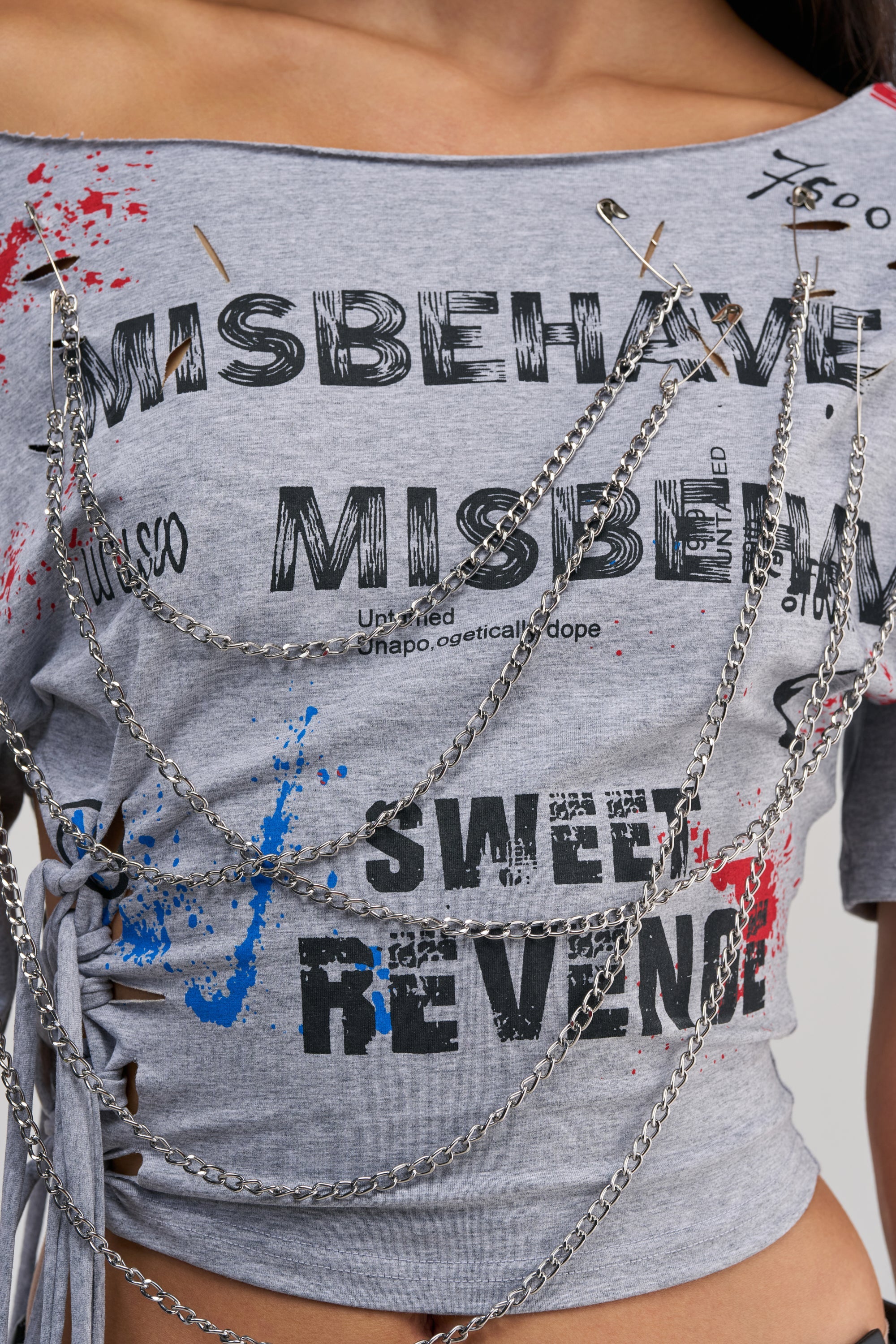 SWEET REVENGE CHAIN DETAIL TEE