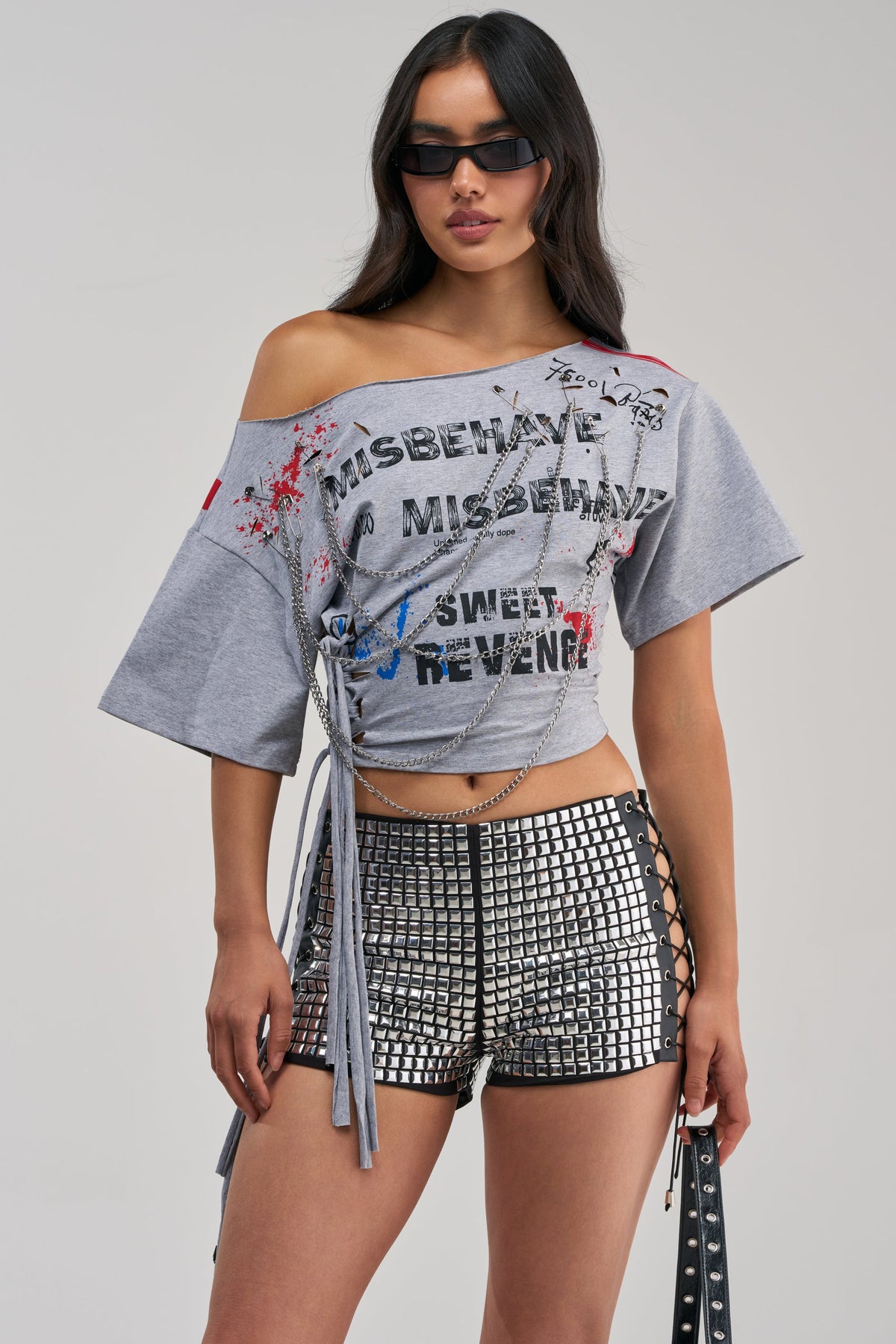 SWEET REVENGE CHAIN DETAIL TEE