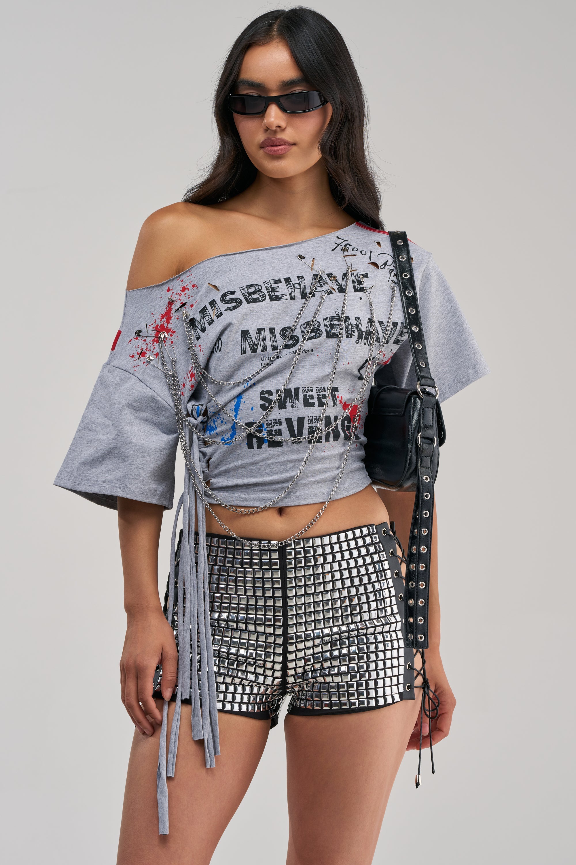SWEET REVENGE CHAIN DETAIL TEE