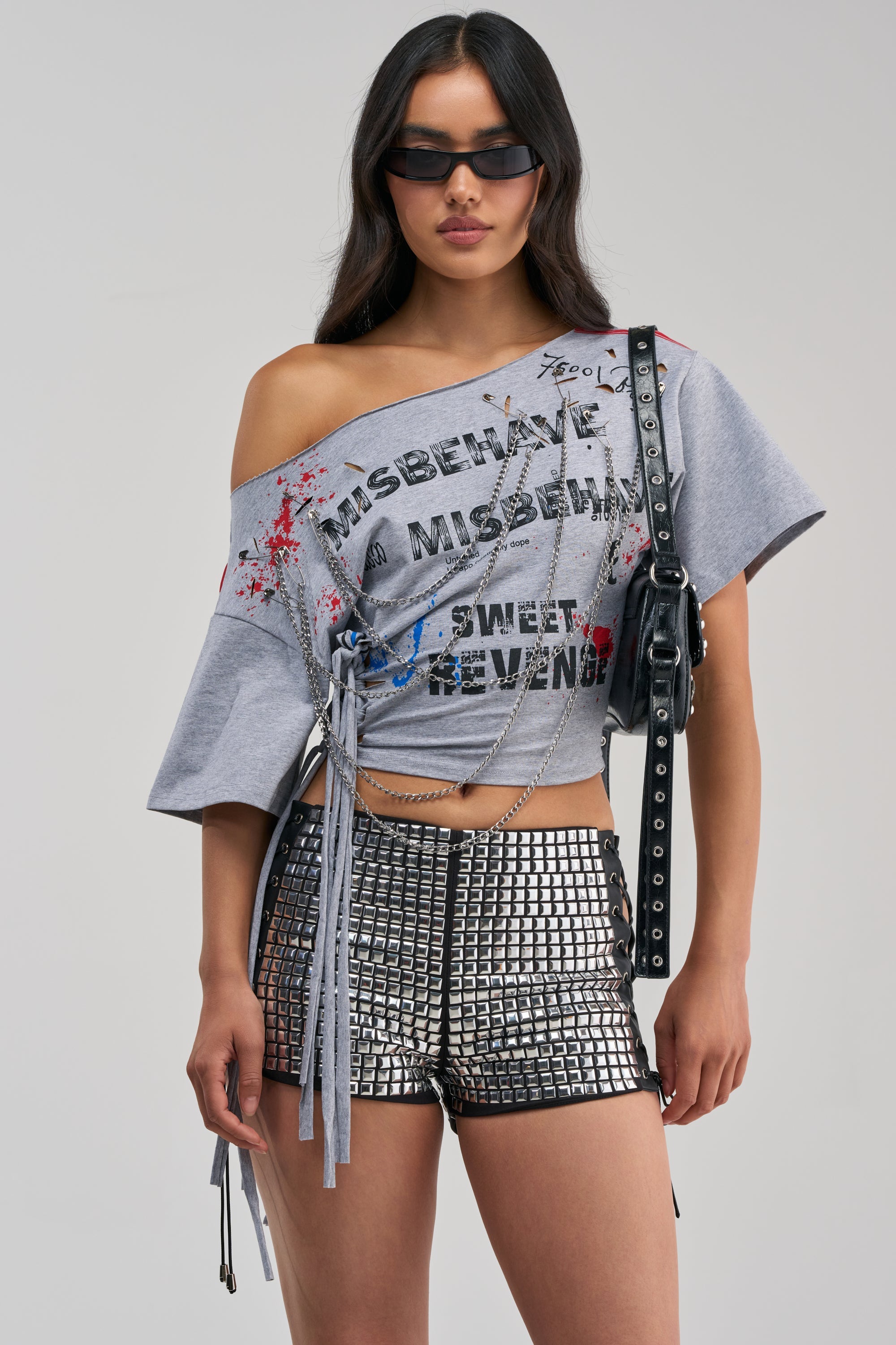 SWEET REVENGE CHAIN DETAIL TEE
