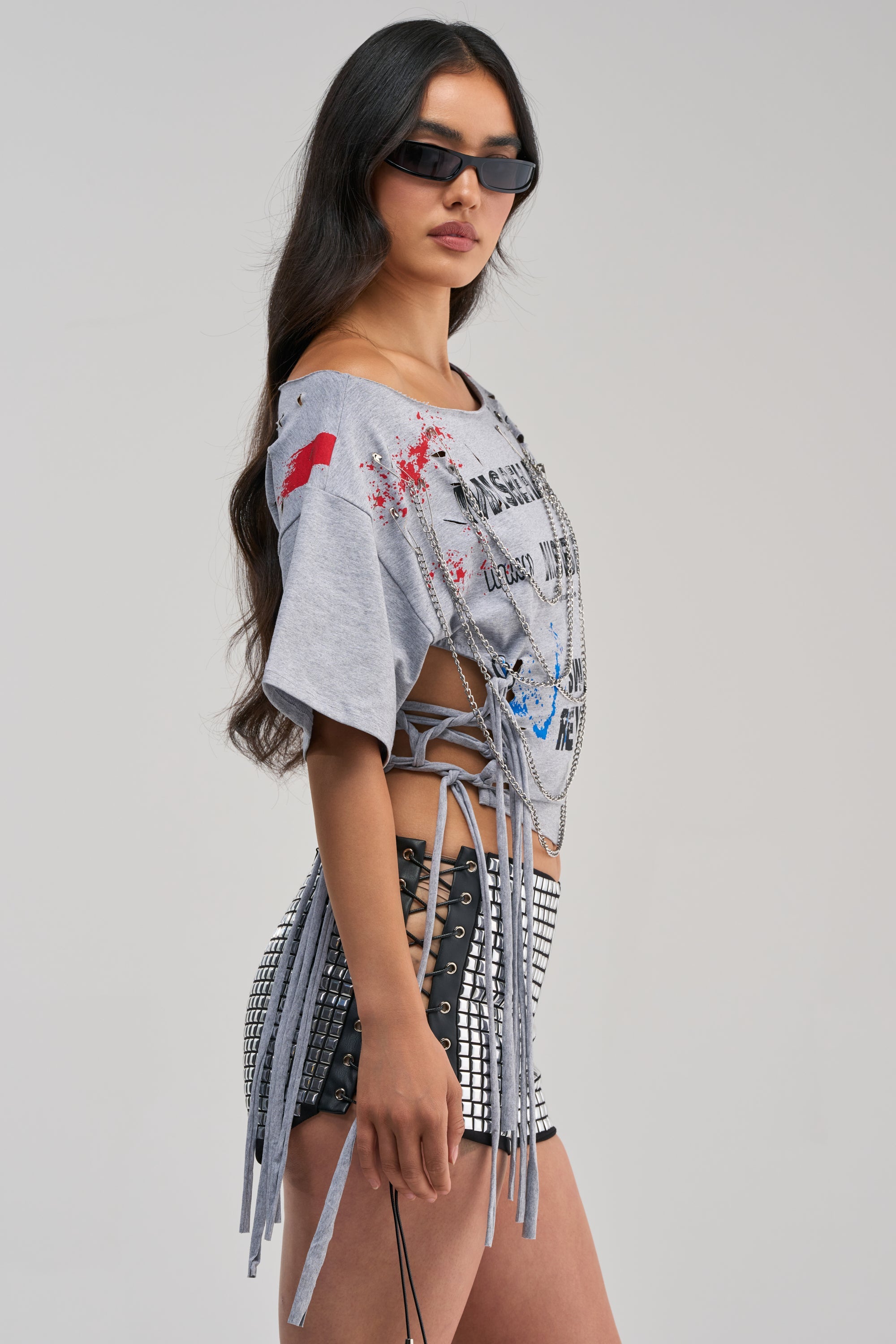 SWEET REVENGE CHAIN DETAIL TEE
