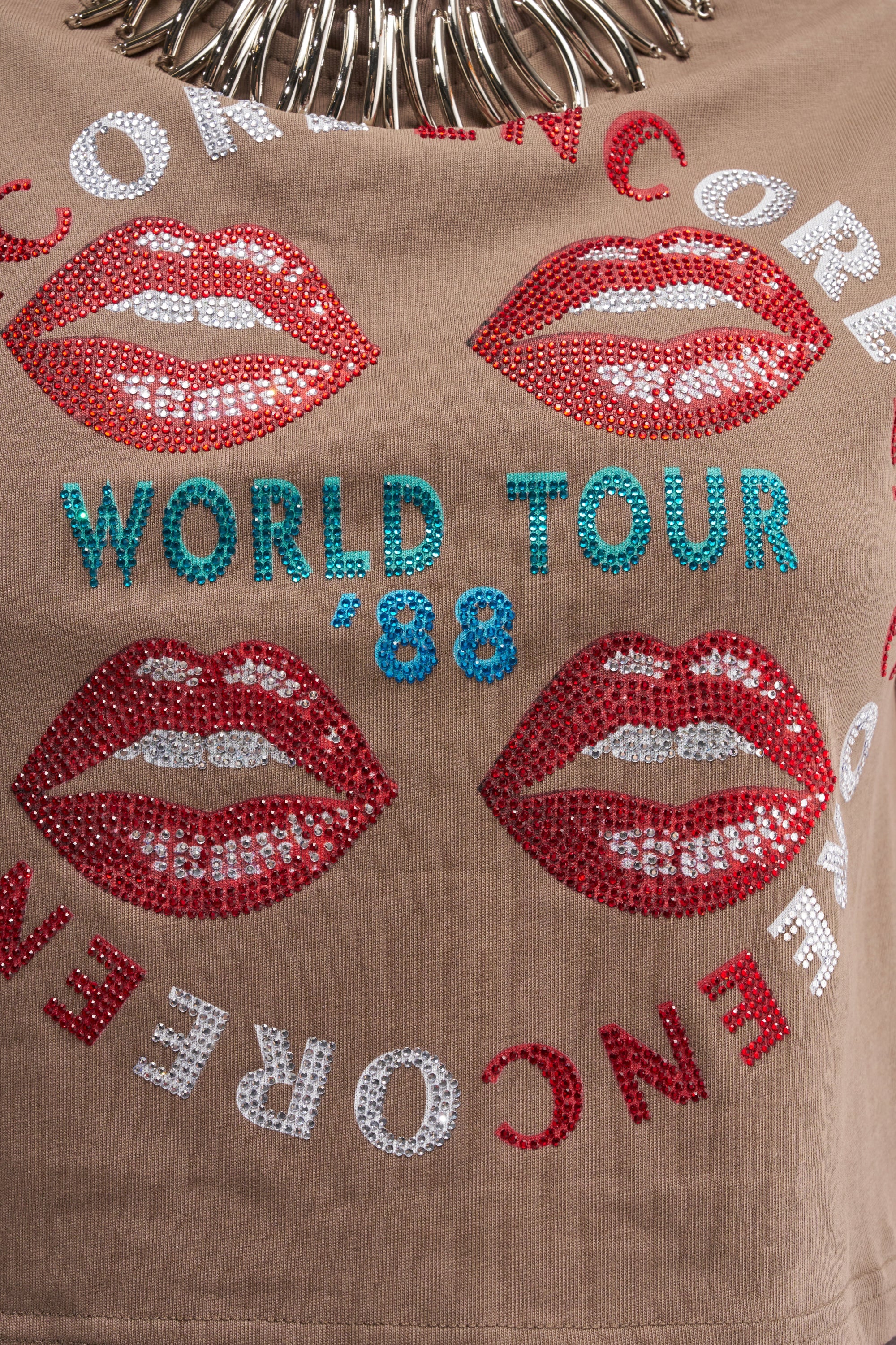 ENCORE GRAPHIC CROPPED TEE