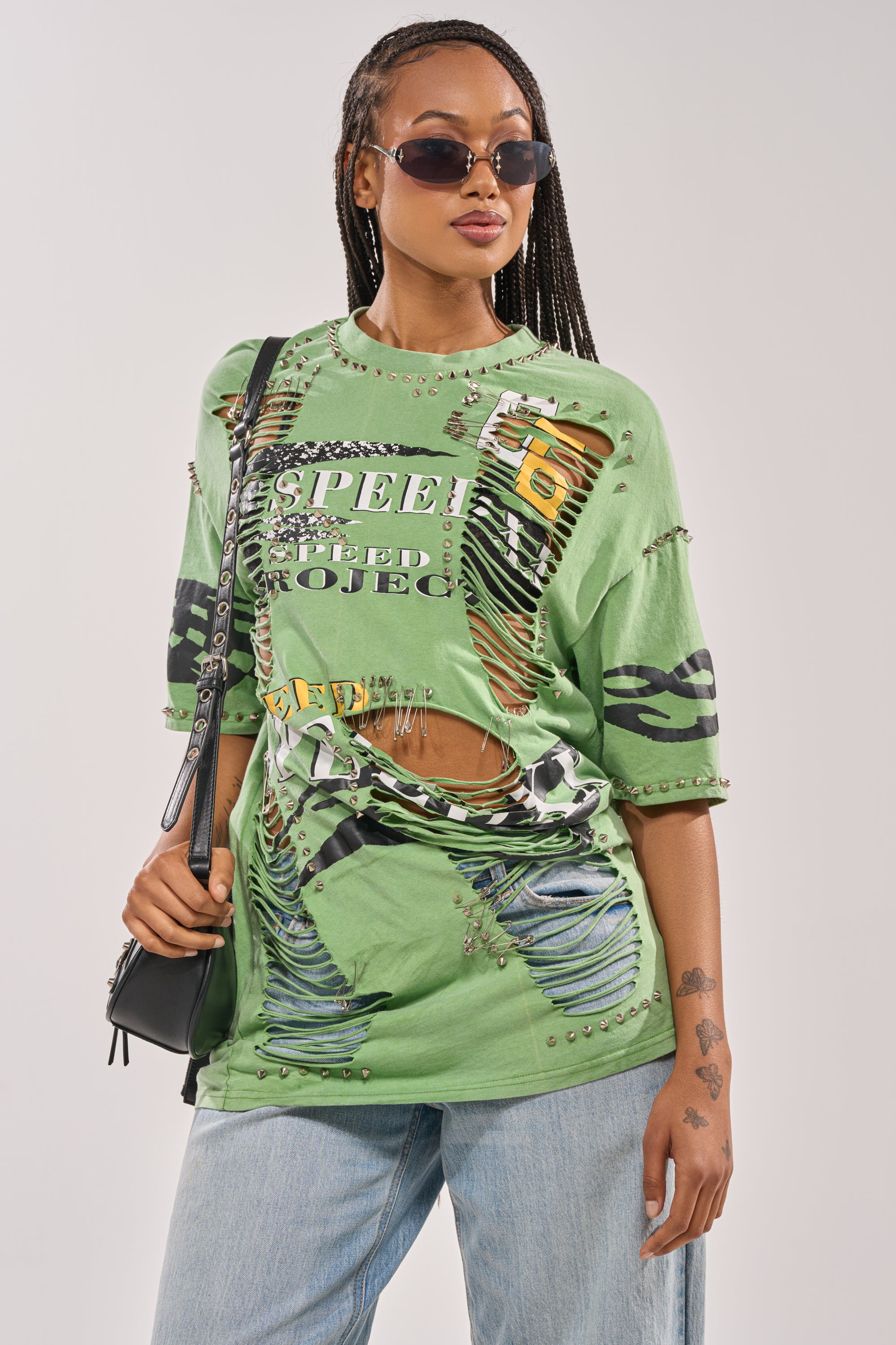NEVER TOO MUCH DISTRESSED OVERSIZED TEE
