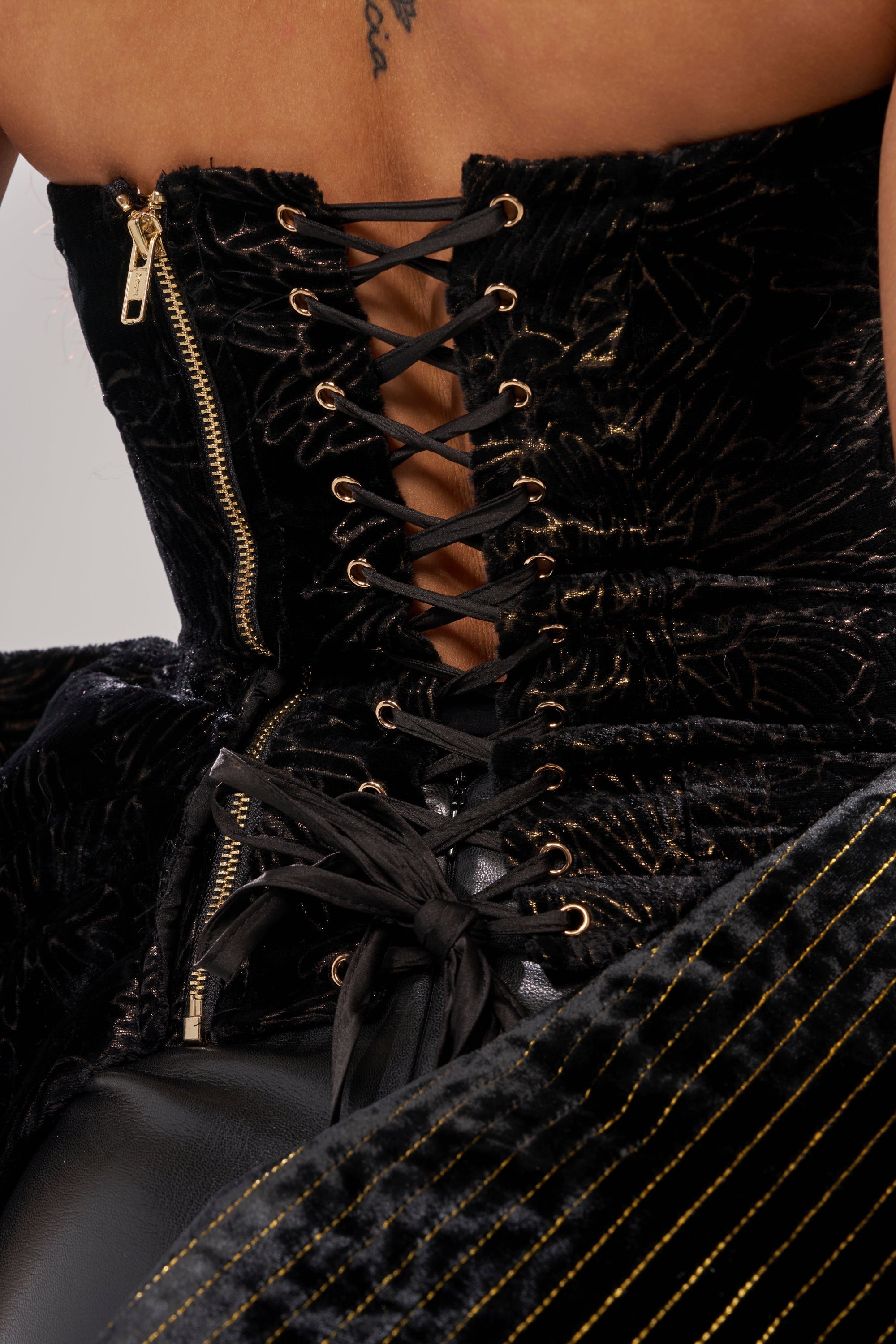 DRAMA CORSET IN BLACK