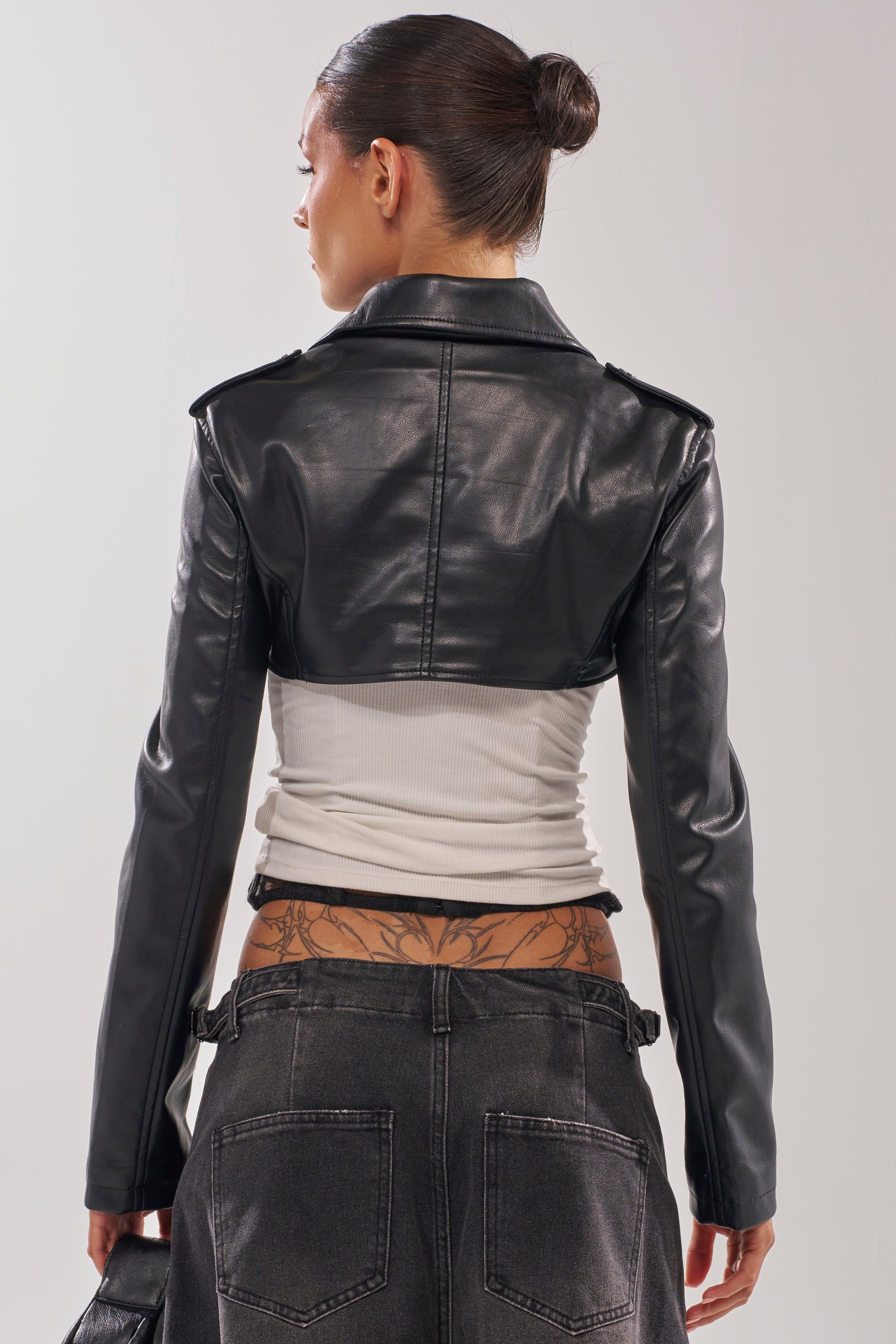 HARLEY LUXE ULTRA CROP MOTO IN BLACK