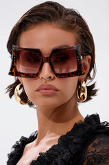 SHELLY SUNGLASSES