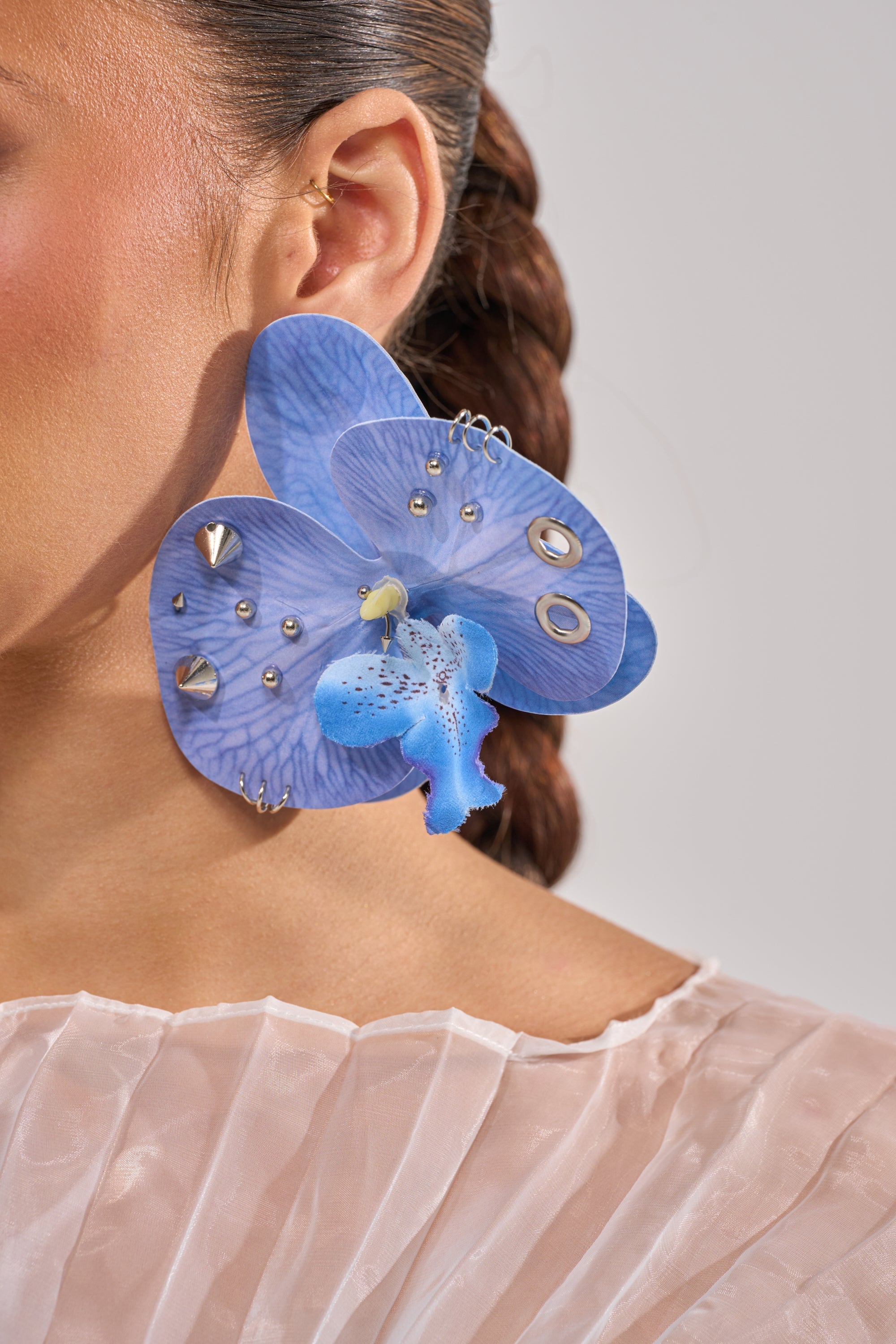 EDGY VIBES EARRING