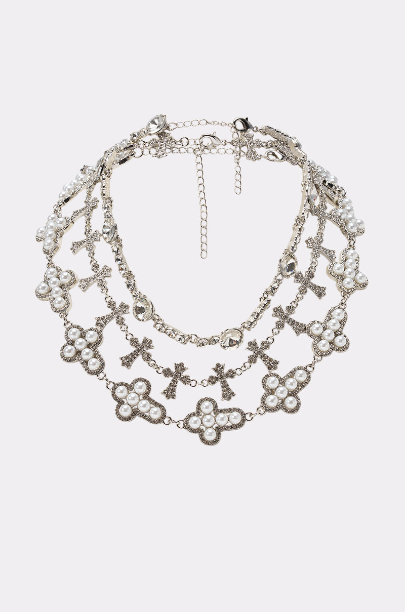 IM OUTSIDE NECKLACE SET