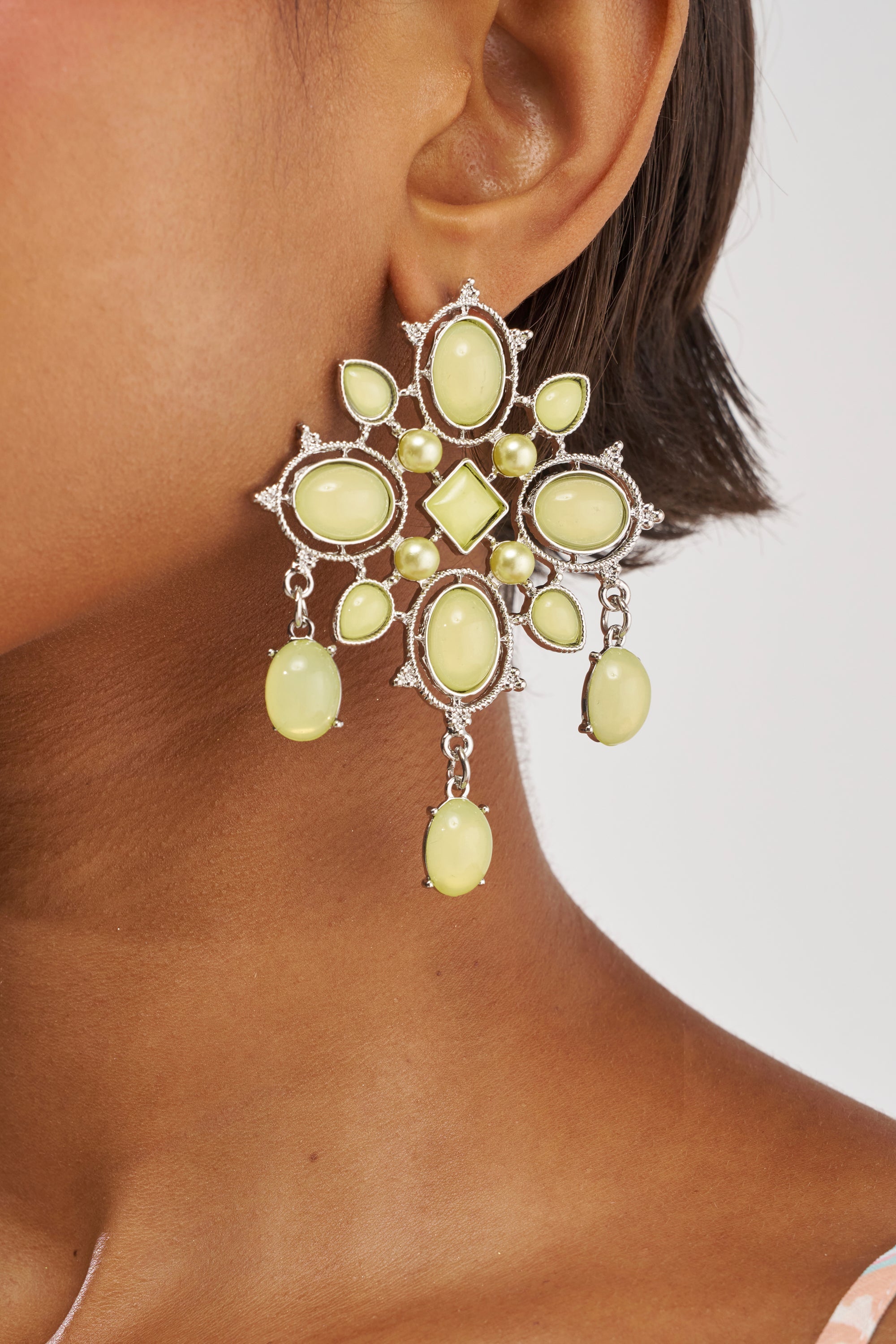 FESTIVAL VIBES STATEMENT EARRING