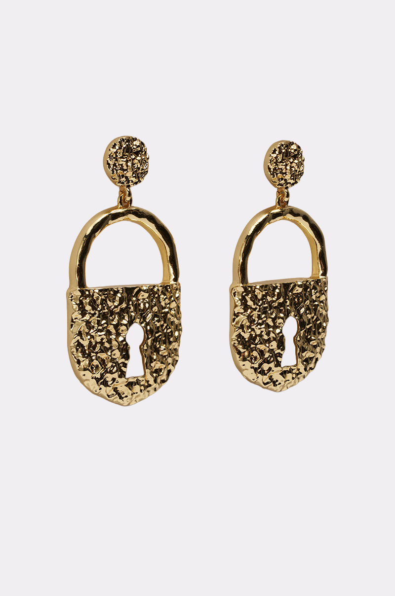 ON LOCK EARRING