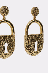 ON LOCK EARRING
