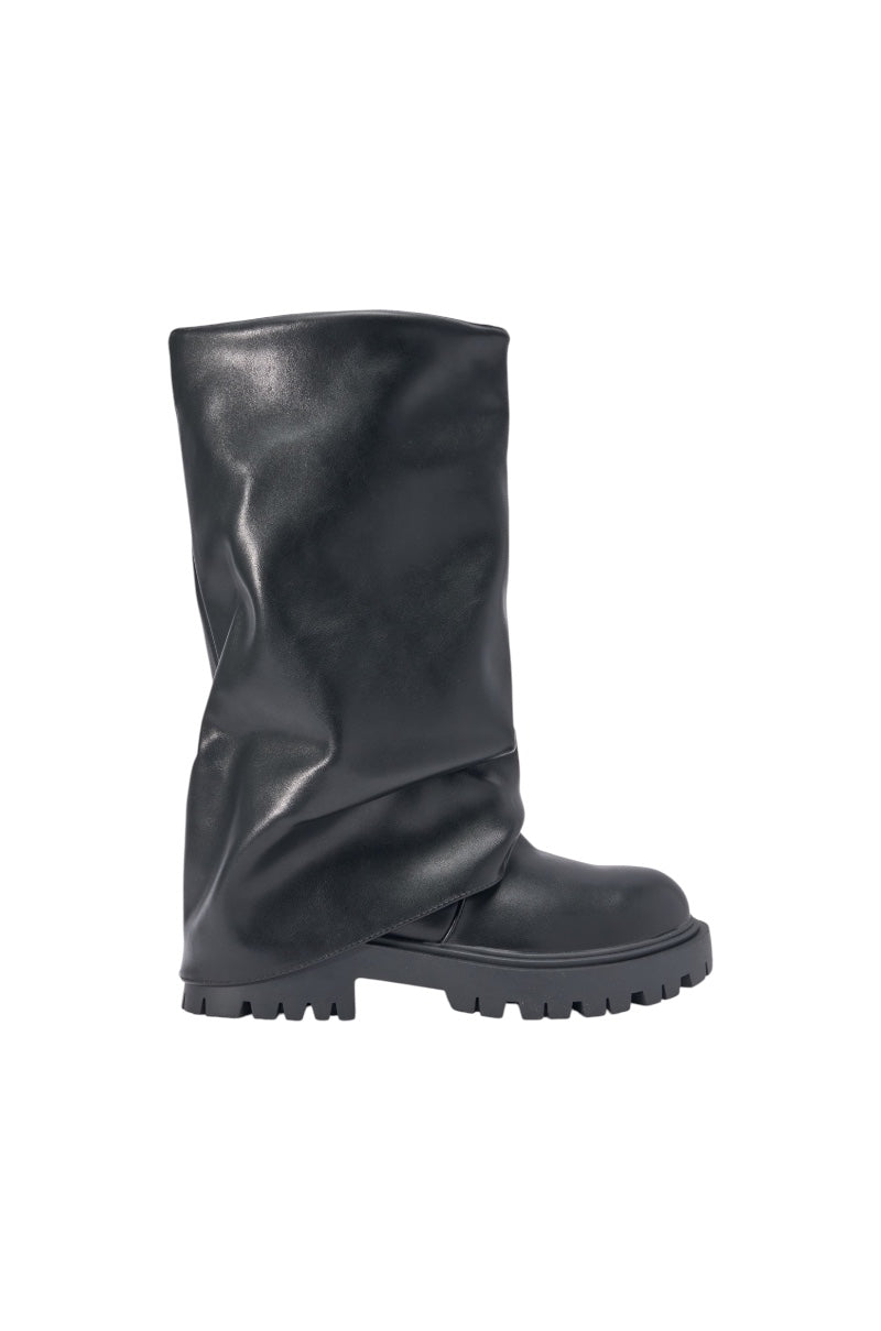 AZALEA WANG HOYT BLACK FLAT RUCHED BOOTIE
