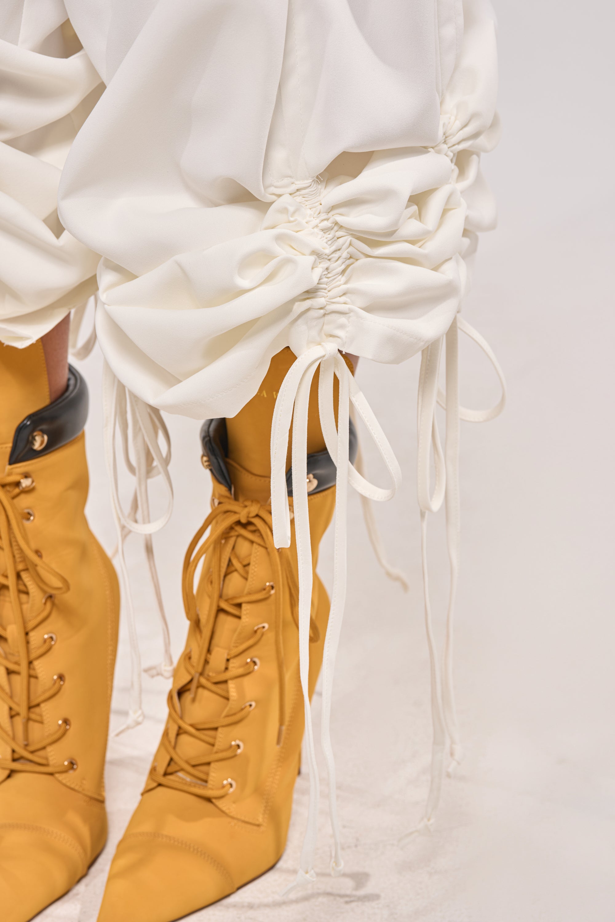 DRAMA RUCHED JOGGER IN WHITE