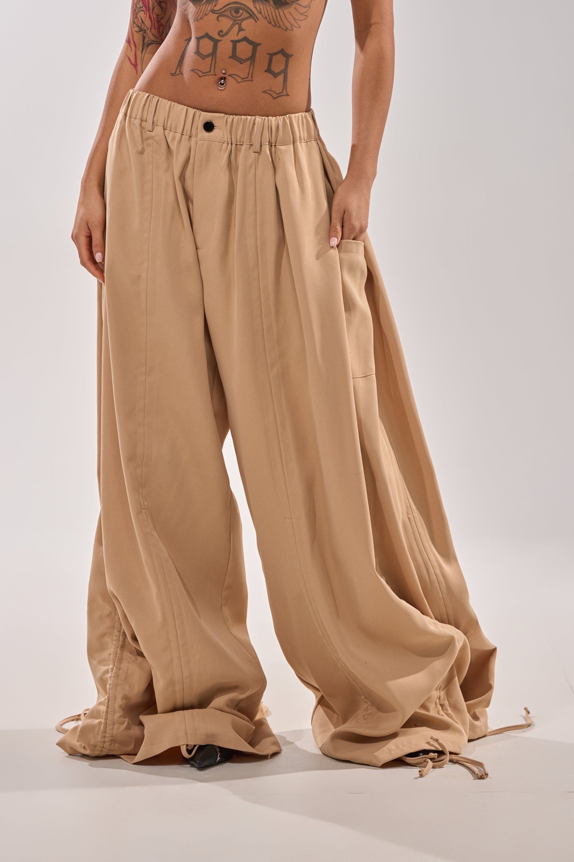 DRAMA RUCHED JOGGER IN KHAKI
