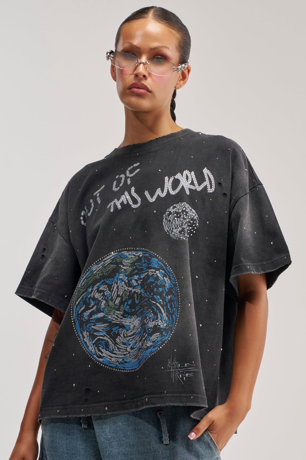OUT OF THIS WORLD GRAPHIC TEE