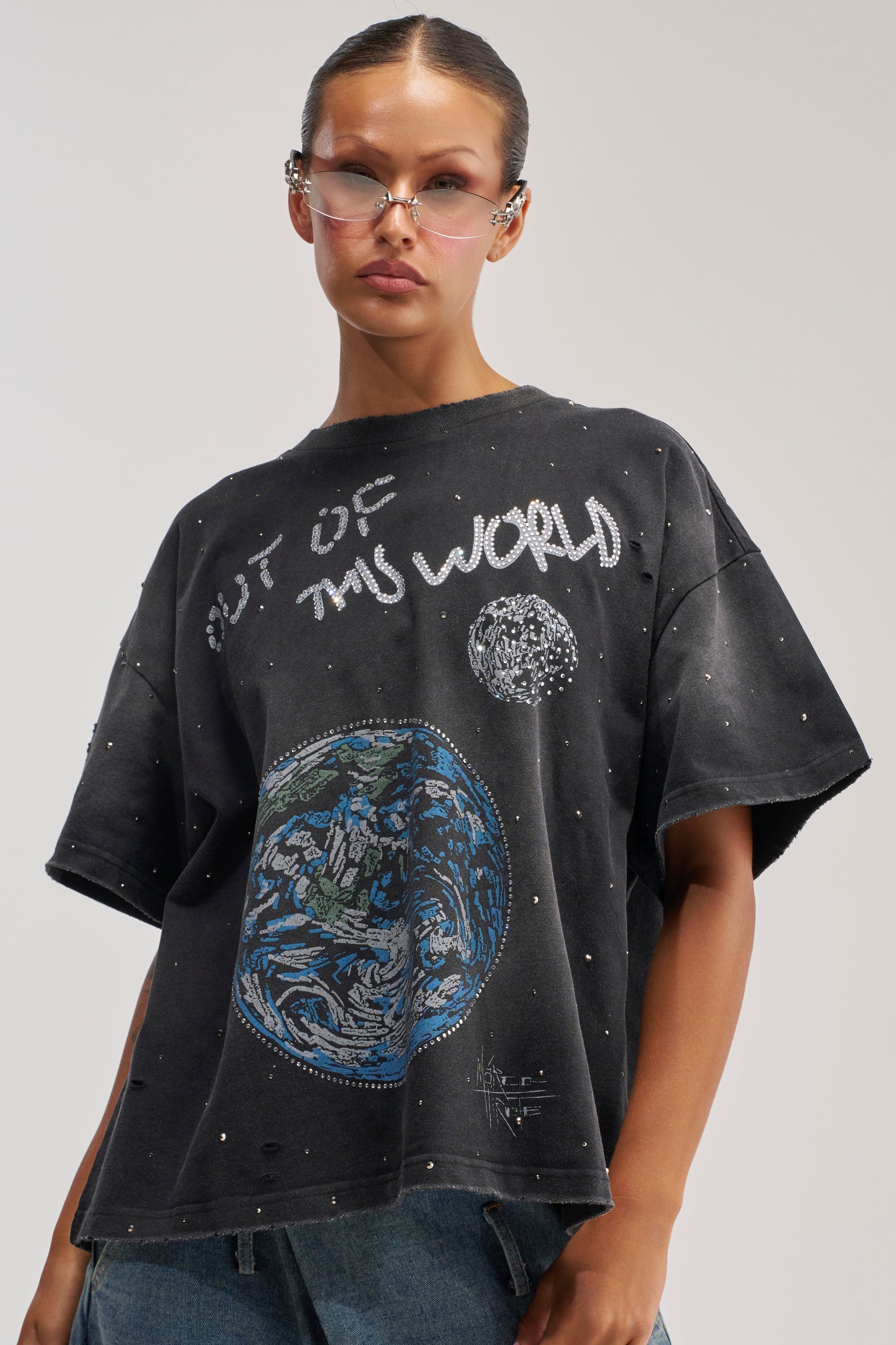 OUT OF THIS WORLD GRAPHIC TEE
