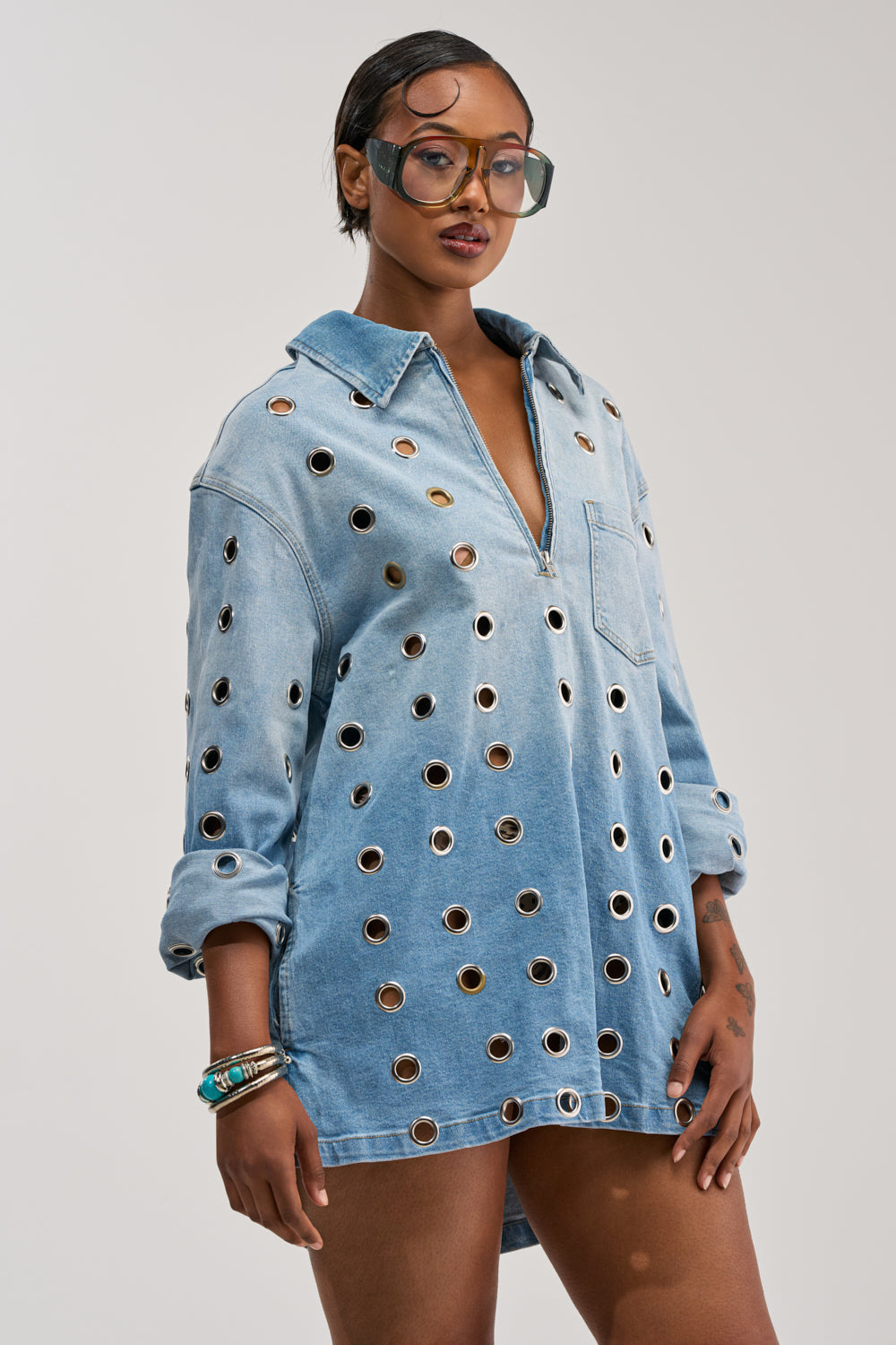 COOL GIRL OVERSIZED GROMMET SHIRT DRESS IN DENIM