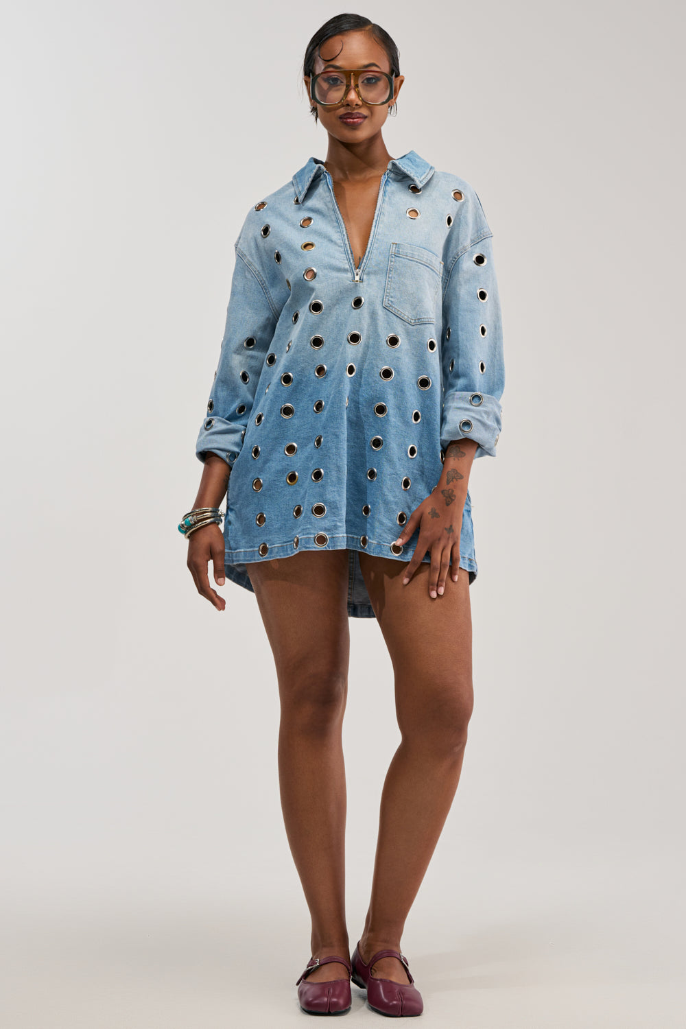 COOL GIRL OVERSIZED GROMMET SHIRT DRESS IN DENIM