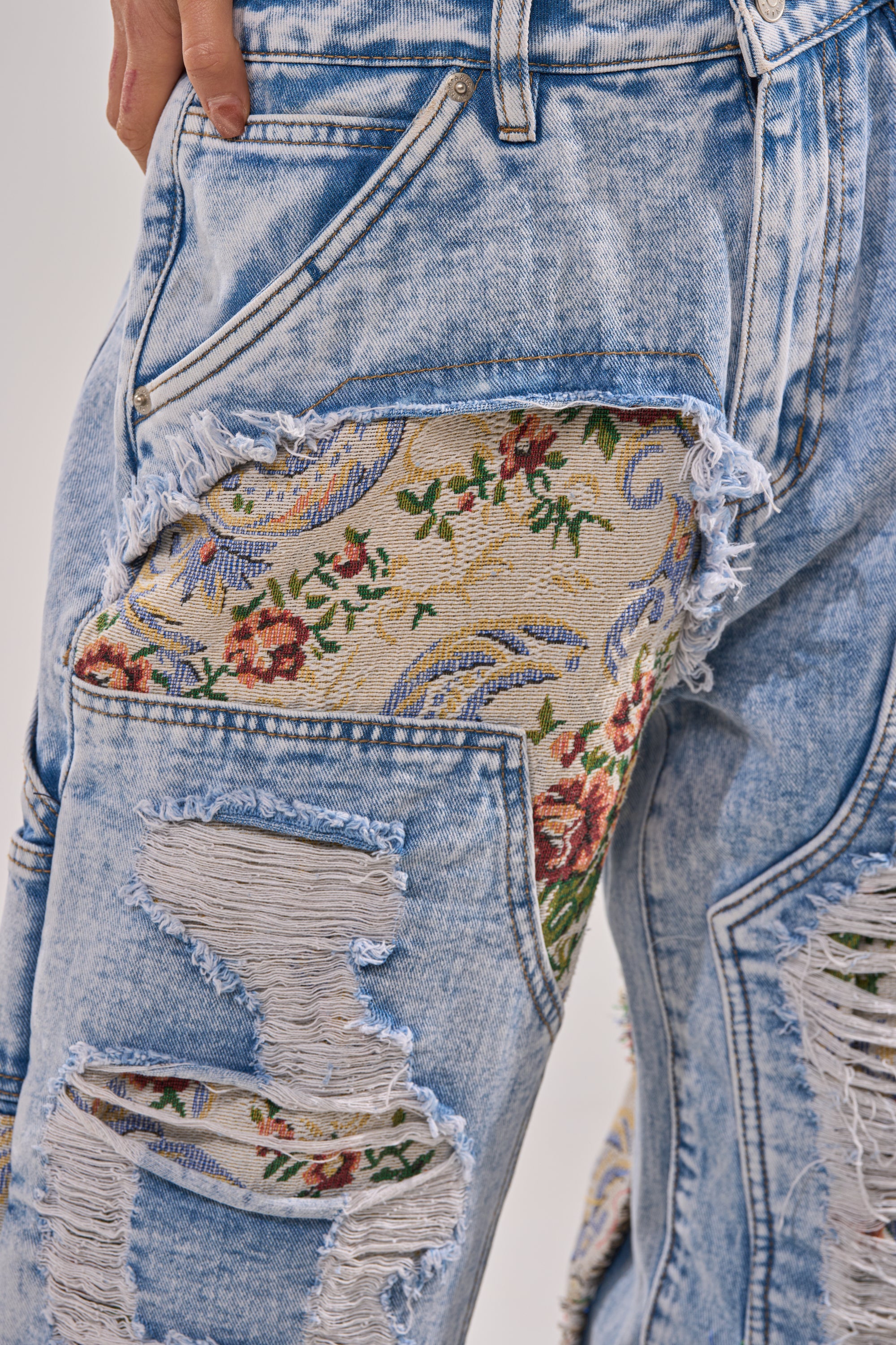 LANA DISTRESSED JEANS WITH JACQUARD DETAIL