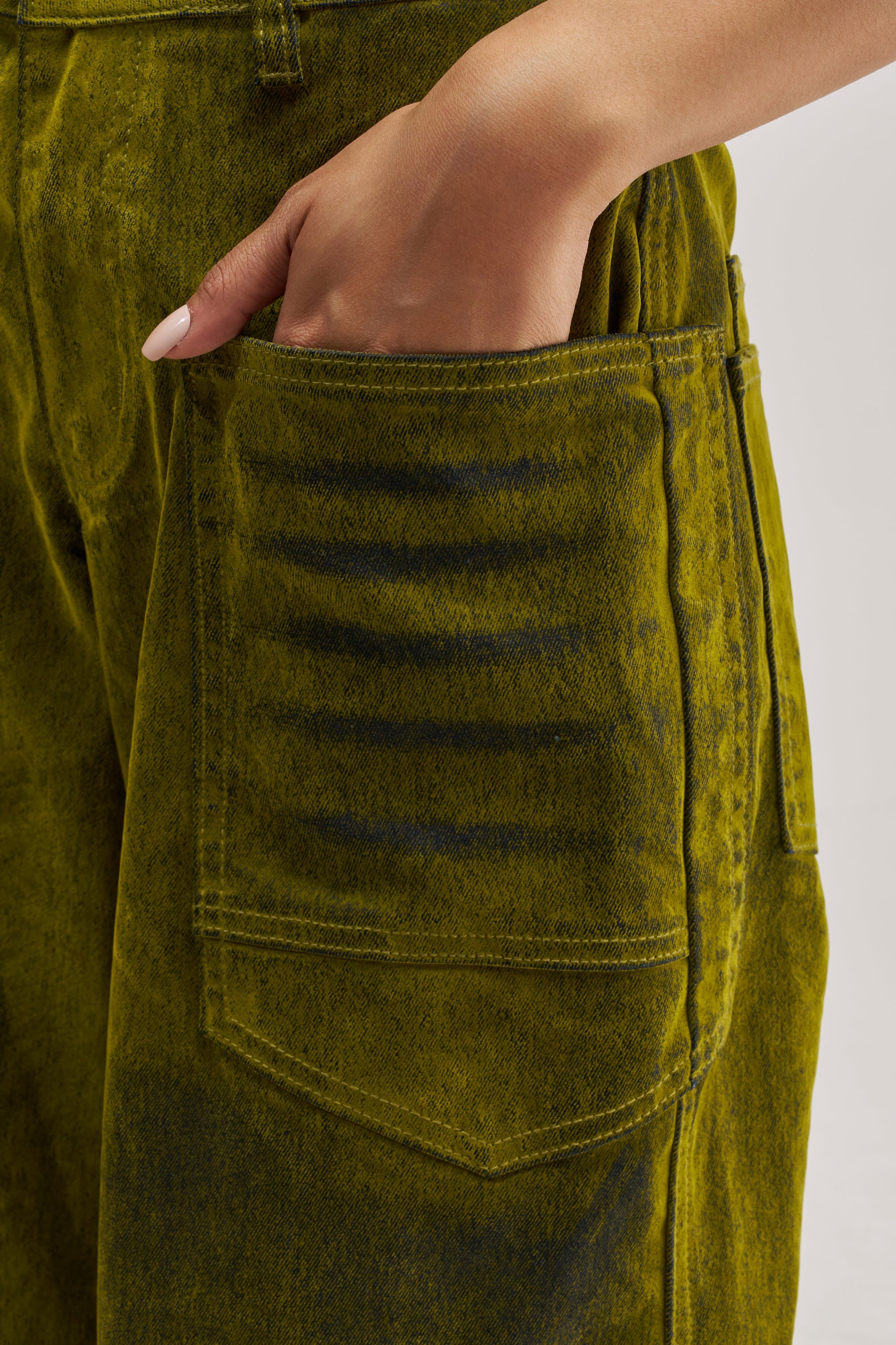 VALERIE VELVET EFFECT PANT IN GREEN