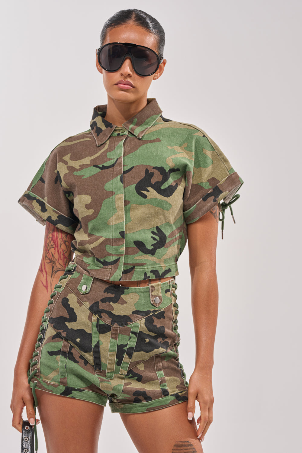 I MEAN BUSINESS CAMO BUTTON DOWN