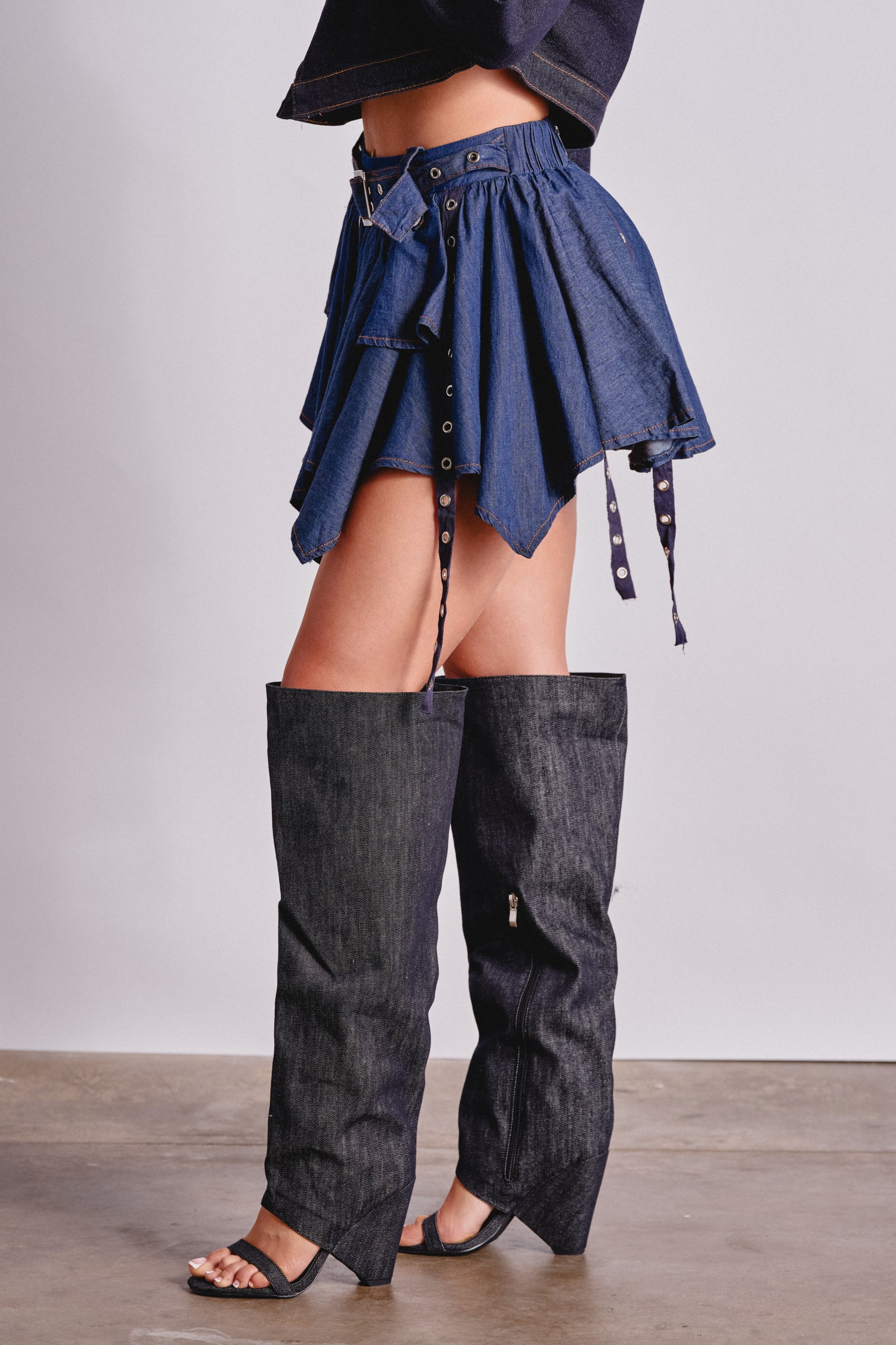 AFTER HOURS MINI SKIRT IN MEDIUM BLUE DENIM