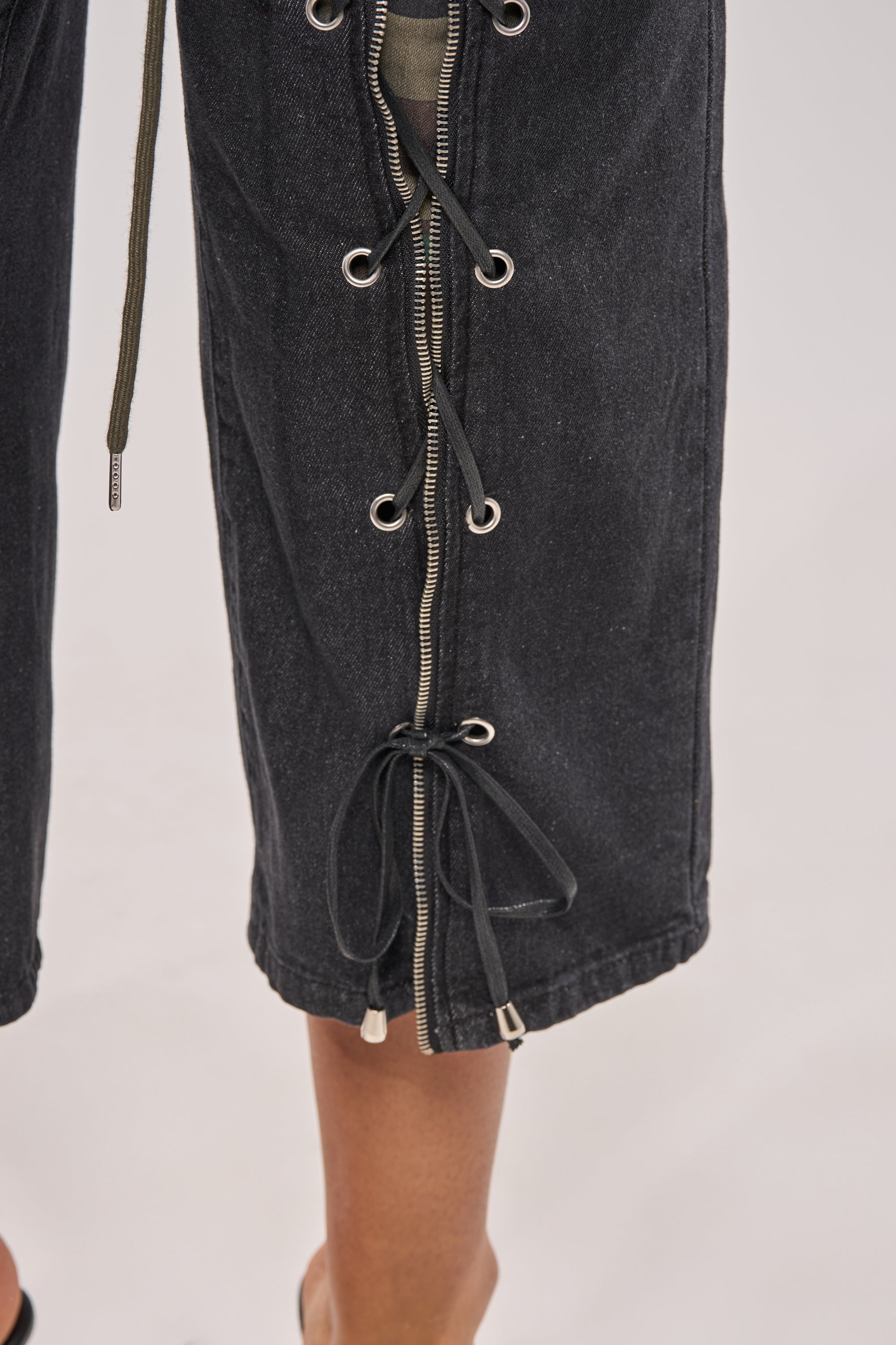 WALK THAT WALK CAPRI PANT