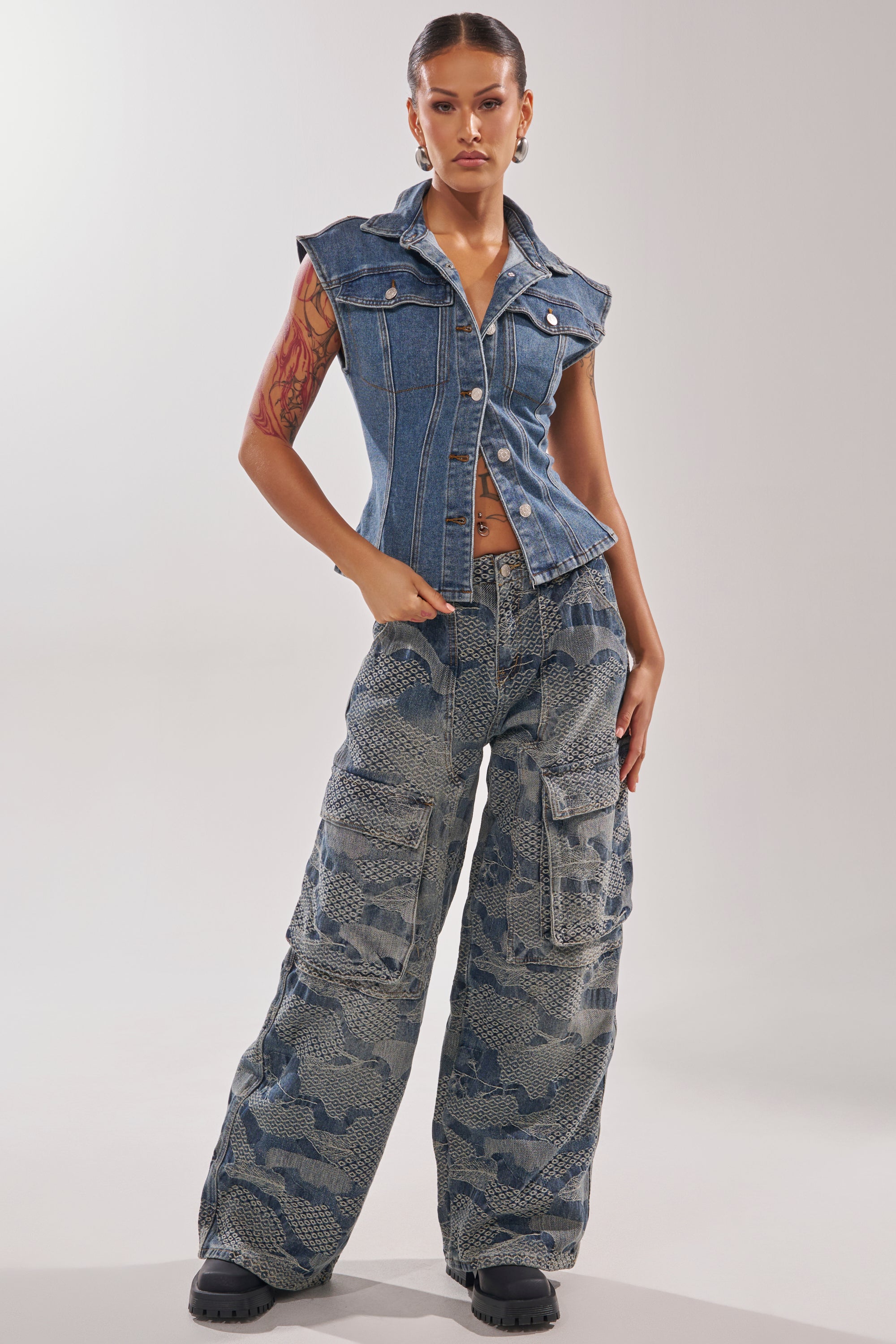 LILY DENIM BUTTON DOWN IN MEDIUM BLUE DENIM