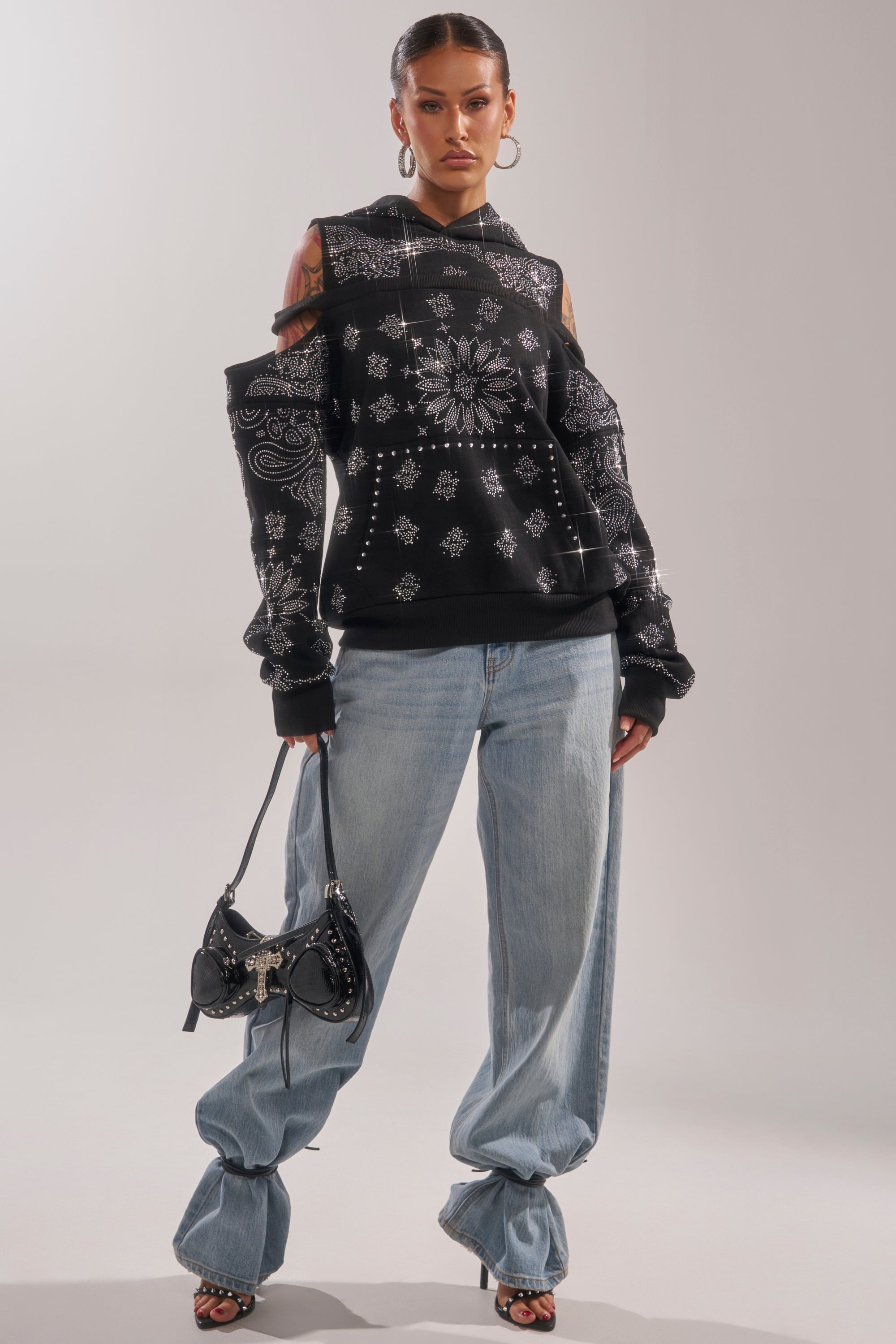 FEELING FREE SWEATSHIRT