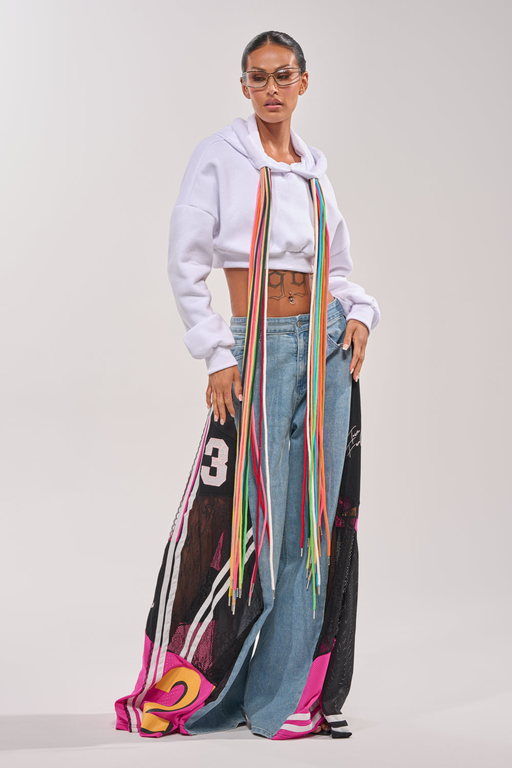STRINGED HOODIE