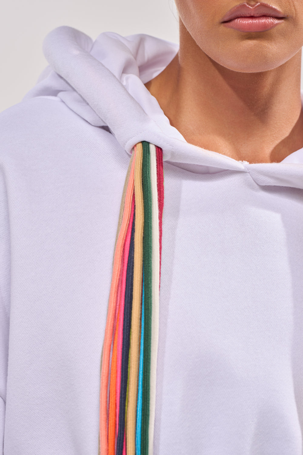 STRINGED HOODIE