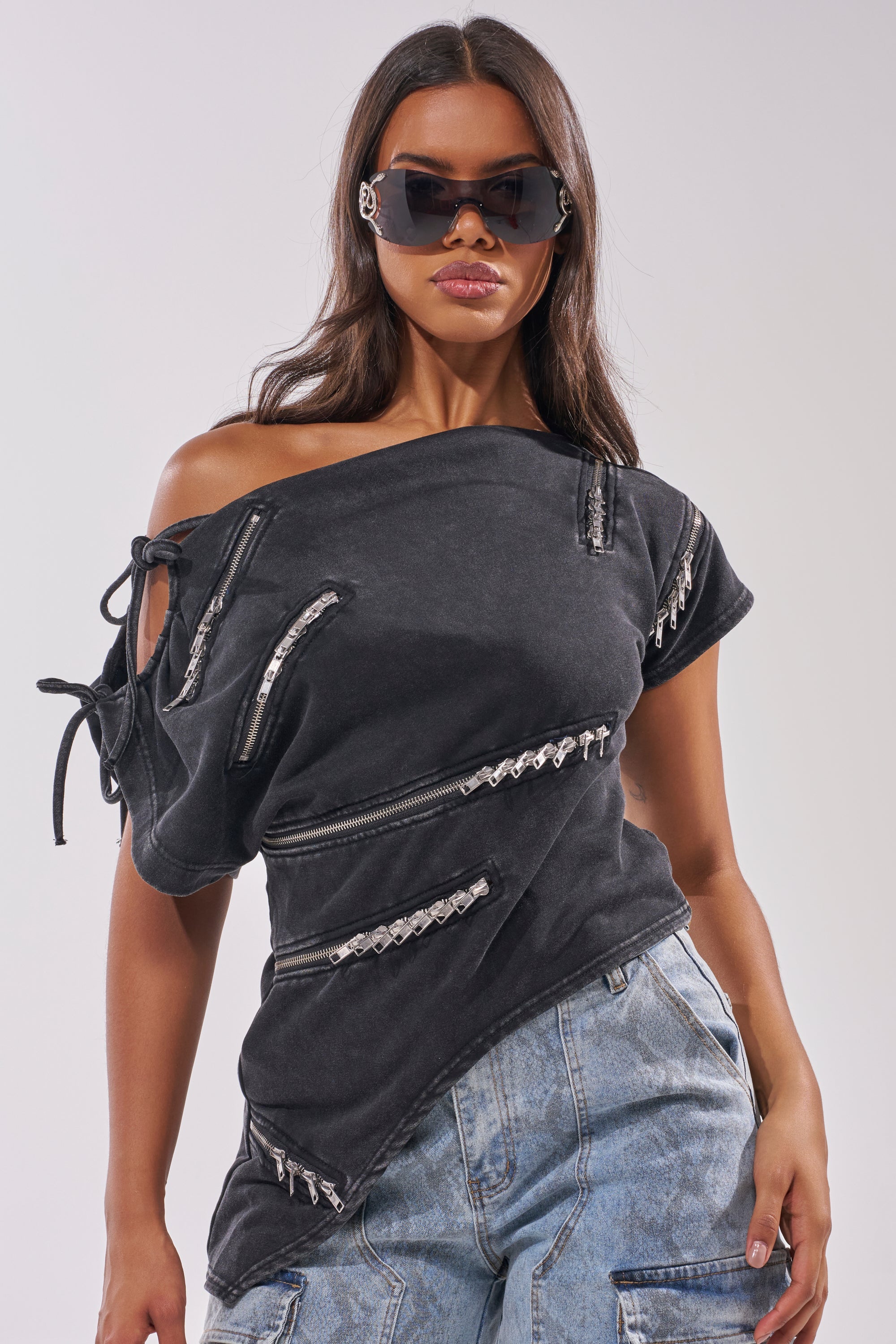 ROGUE ZIPPER ASYMMETRIC TEE