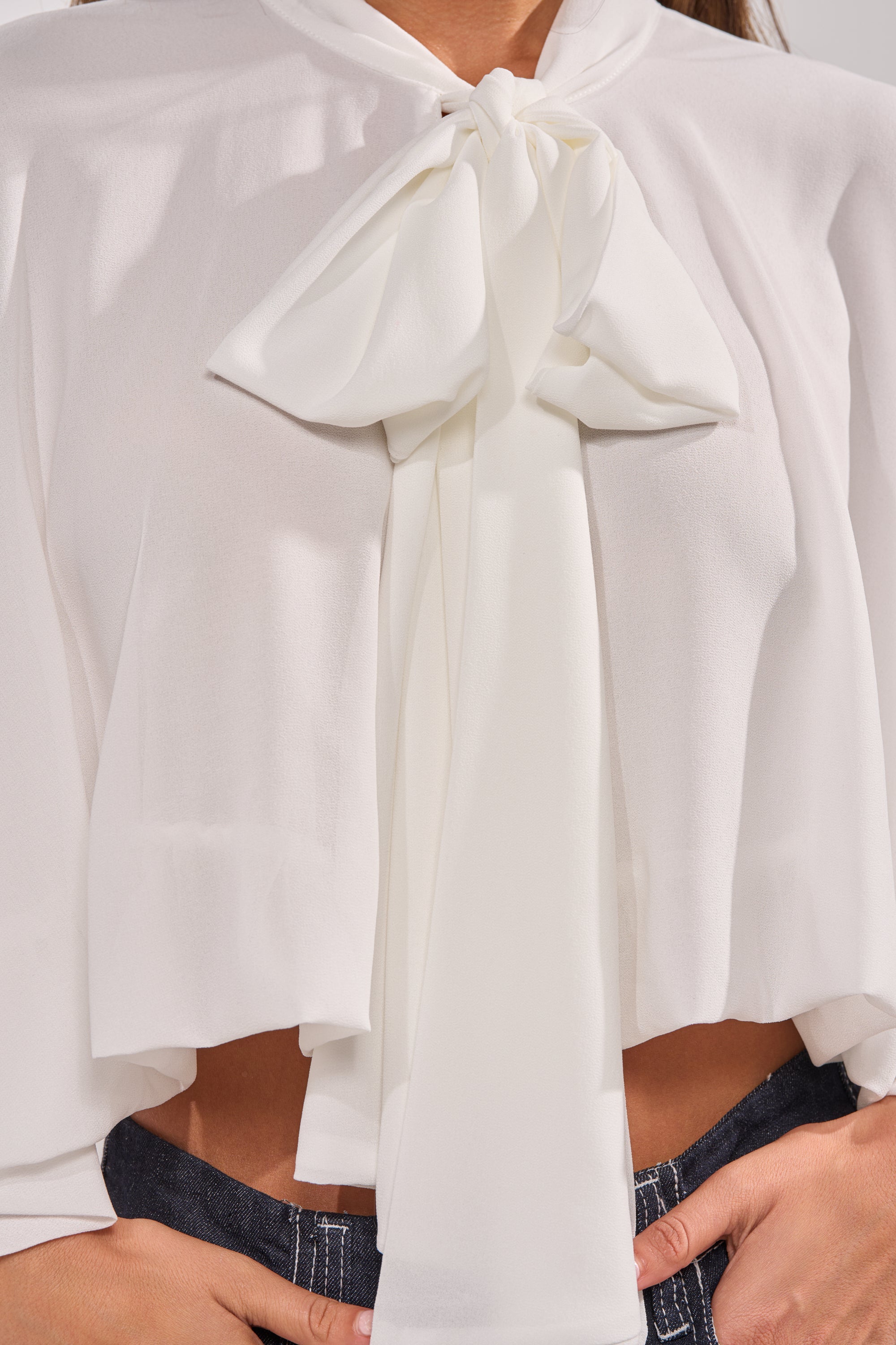 JENNA CHIFFON BLOUSE