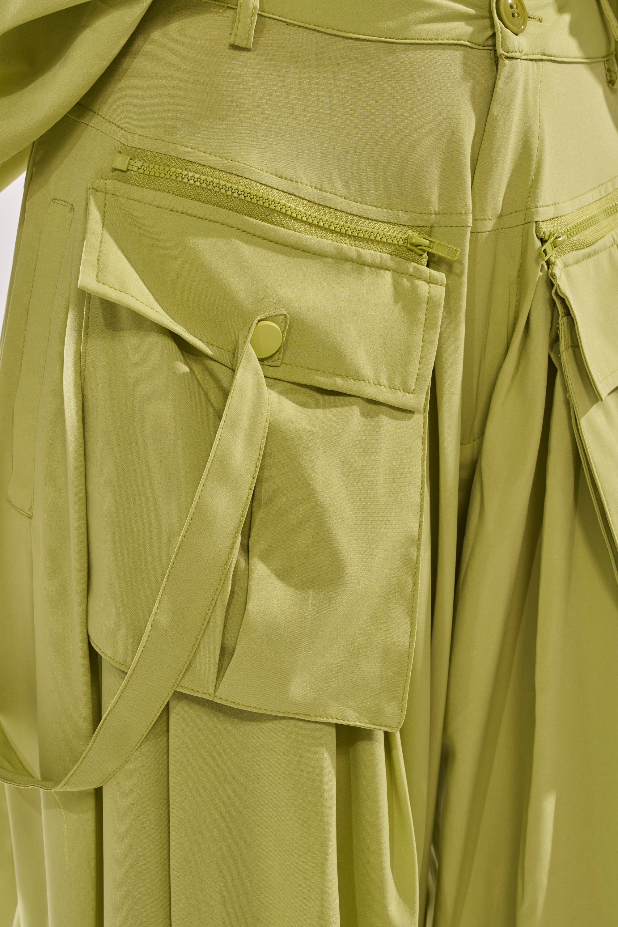 TALK ABOUT ME TROUSER IN CHARTREUSE
