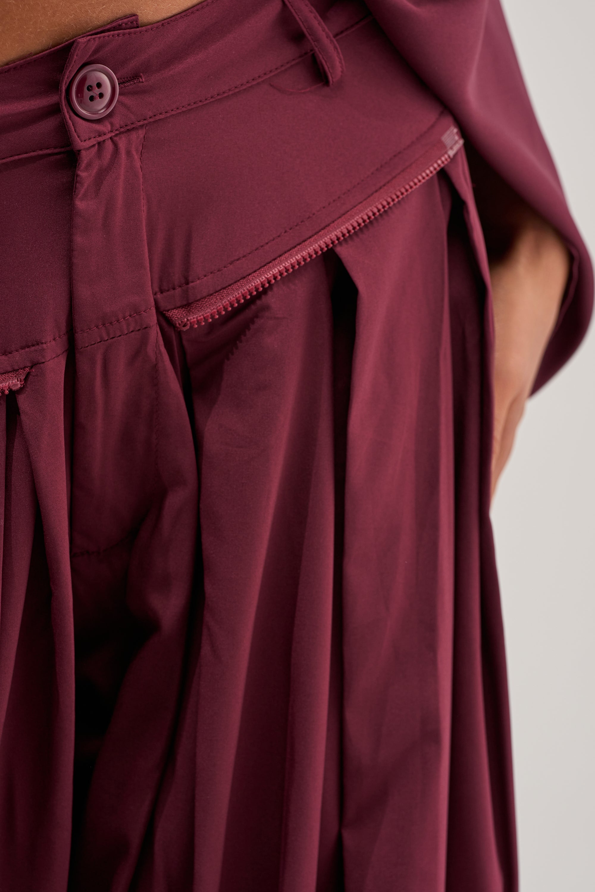 TALK ABOUT ME TROUSER IN DEEP BURGUNDY