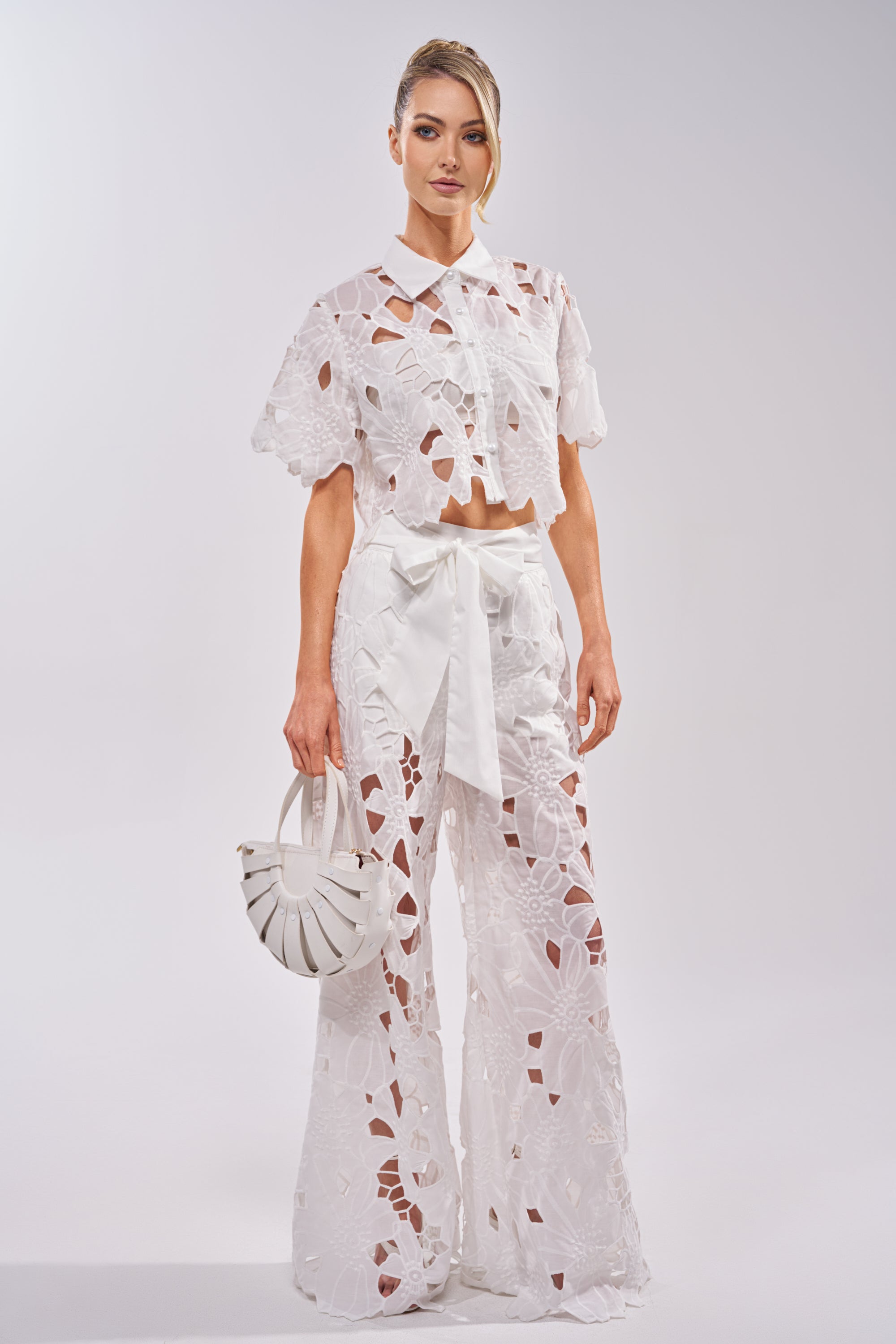 DOLLY FLORAL BUTTON DOWN IN WHITE