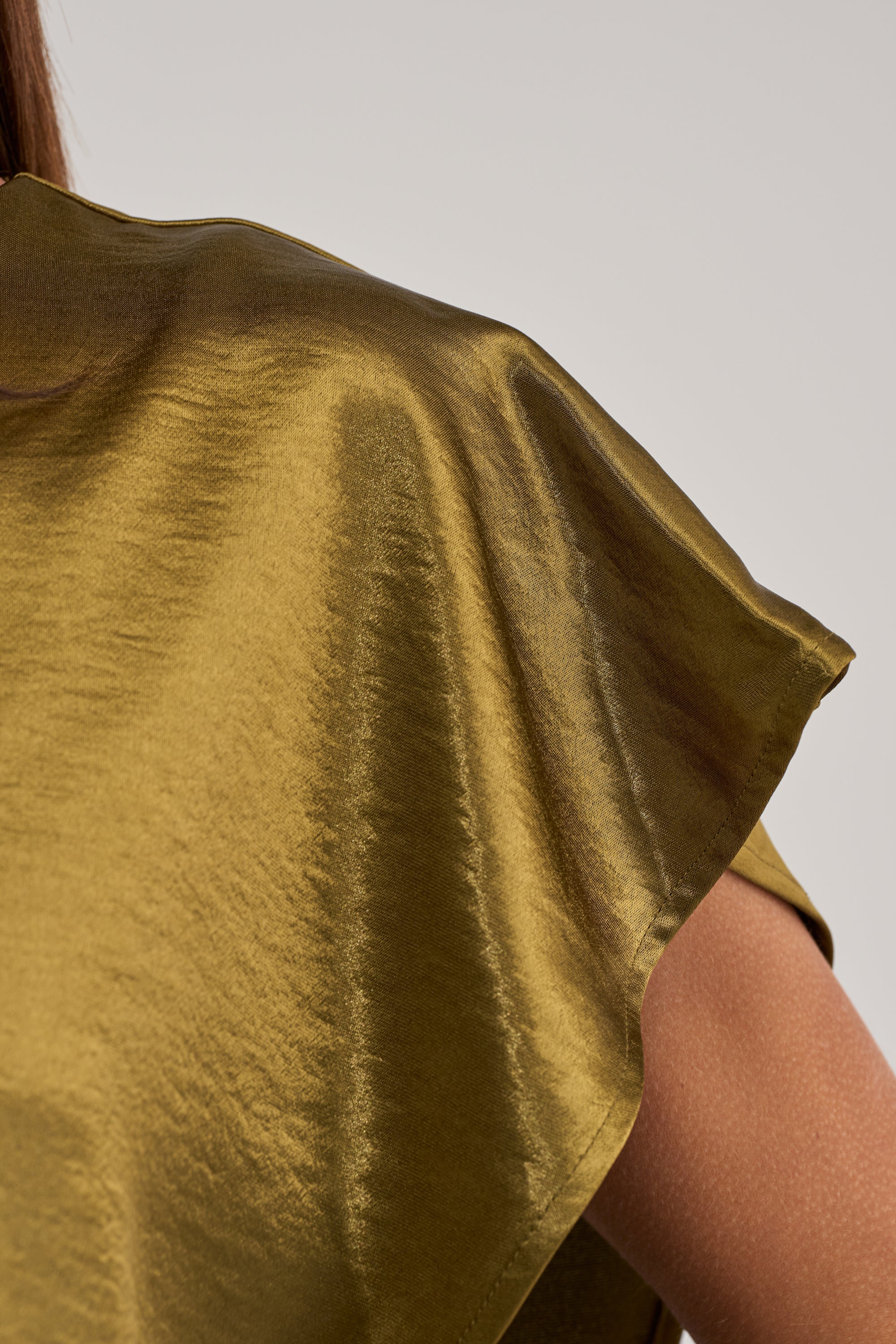 TRUE GODDESS ONE-SHOULDER TOP