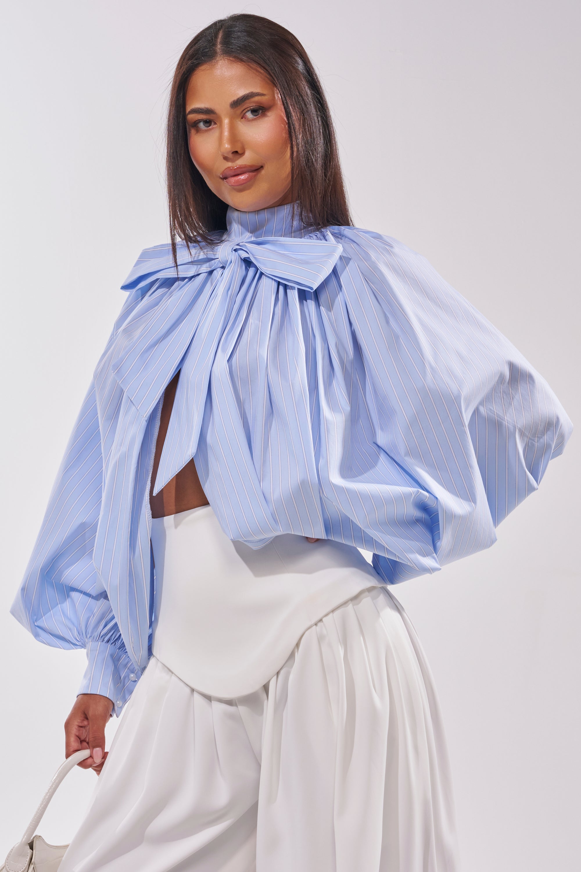 MASTERPIECE POPLIN PUFF LONG SLEEVE TOP IN BLUE