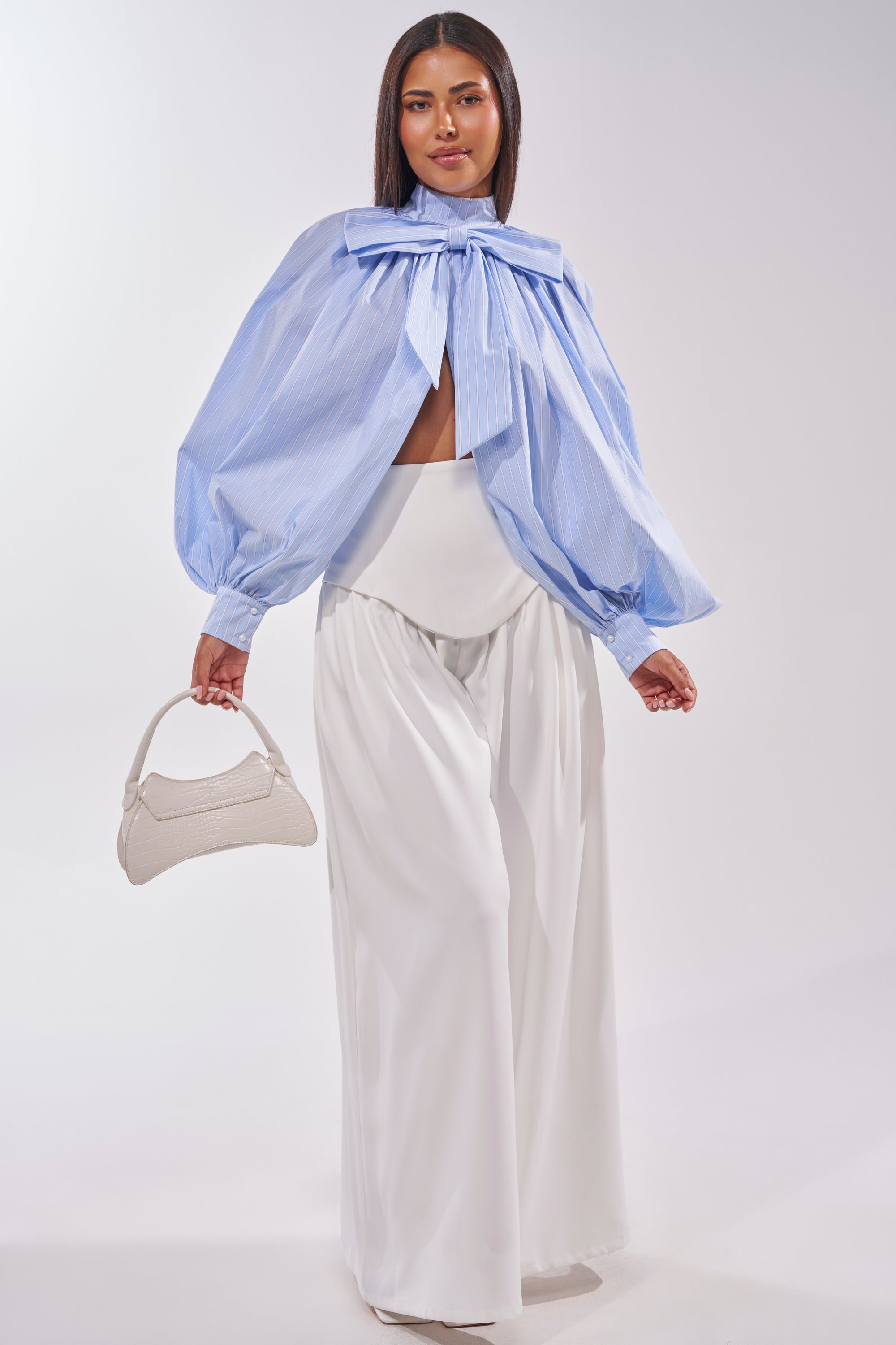 MASTERPIECE POPLIN PUFF LONG SLEEVE TOP IN BLUE