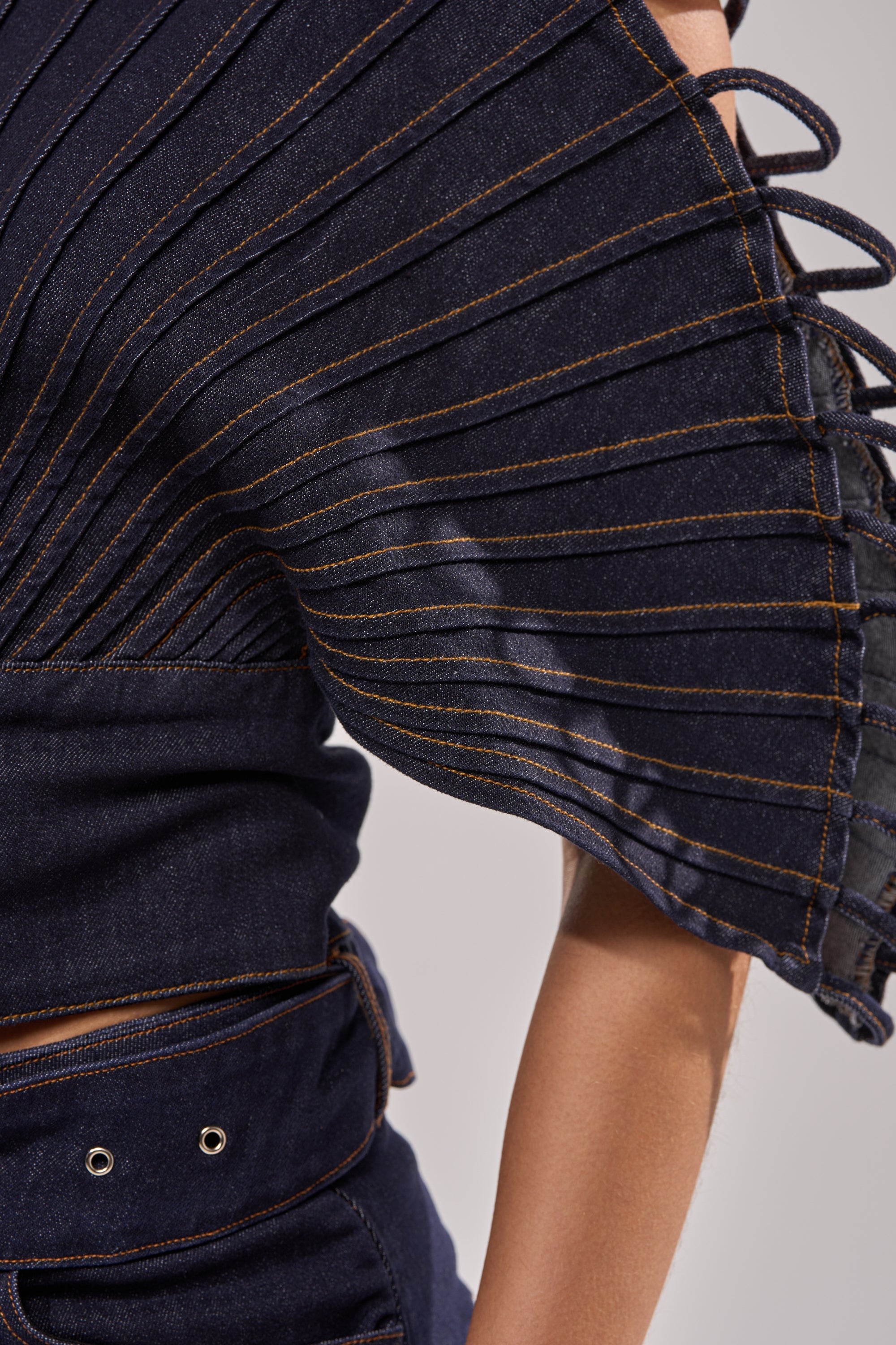 DENIM ON DENIM BLOUSE IN DARK BLUE DENIM